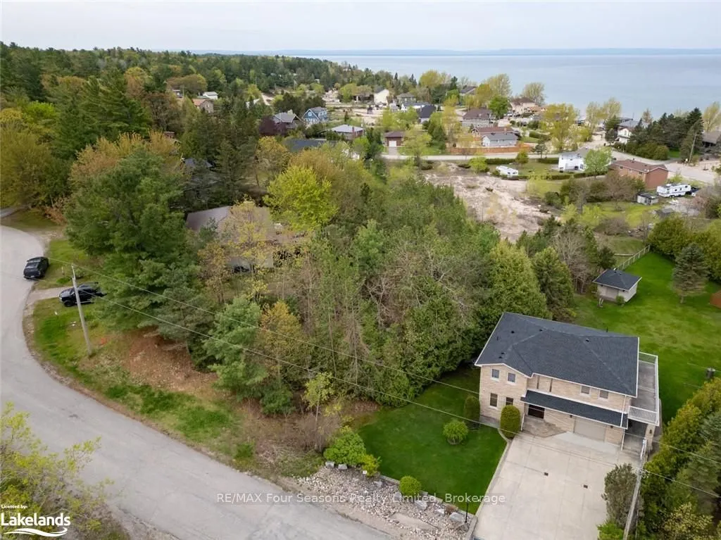 10 Lorrie Crescent