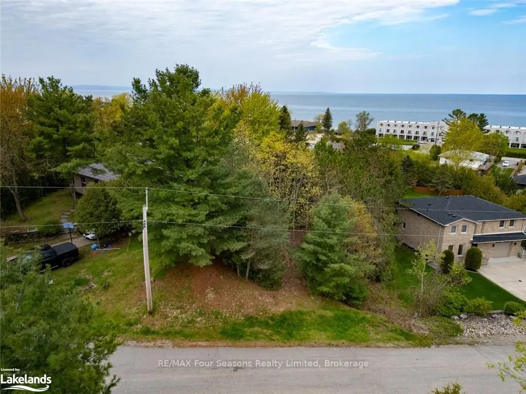 10 Lorrie Crescent