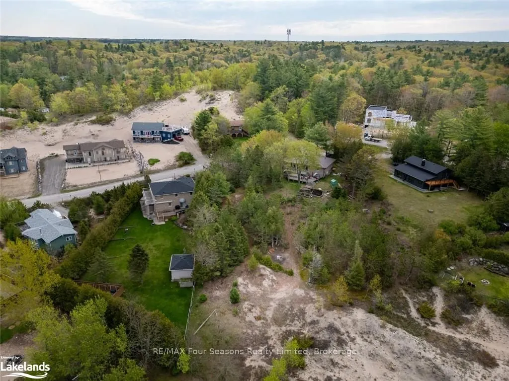 10 Lorrie Crescent