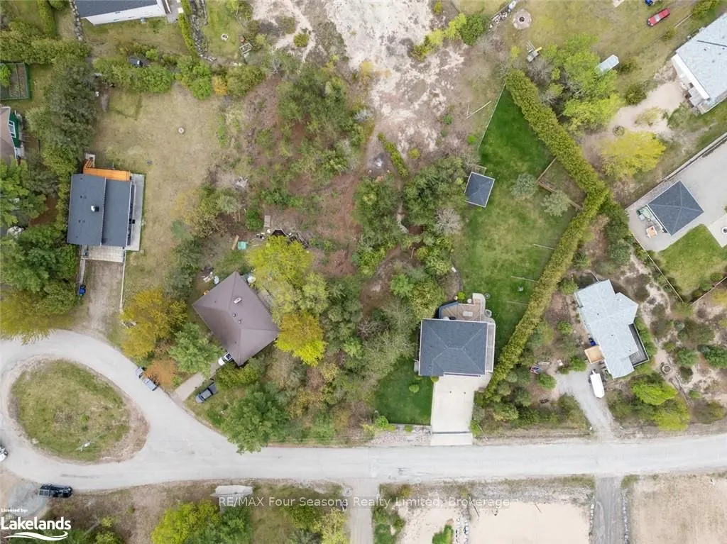 10 Lorrie Crescent