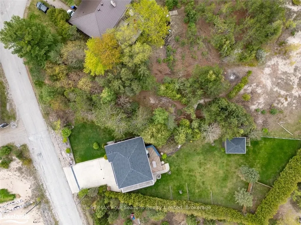 10 Lorrie Crescent