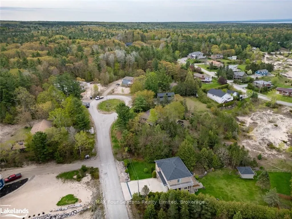 10 Lorrie Crescent
