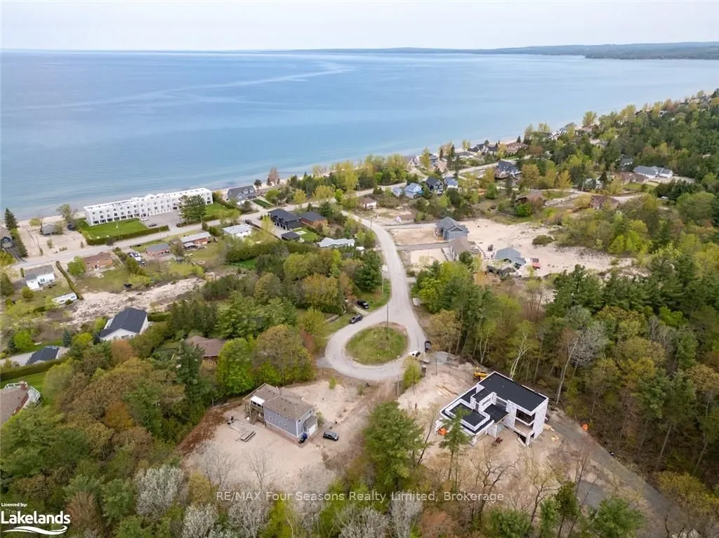 10 Lorrie Crescent