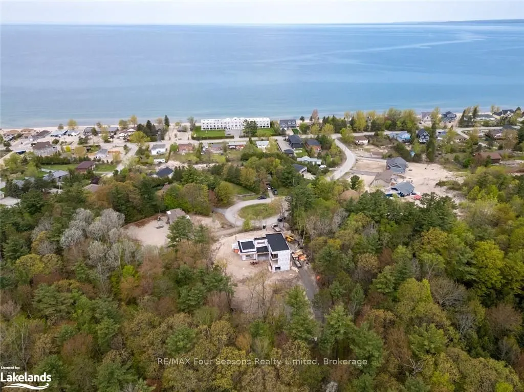 10 Lorrie Crescent