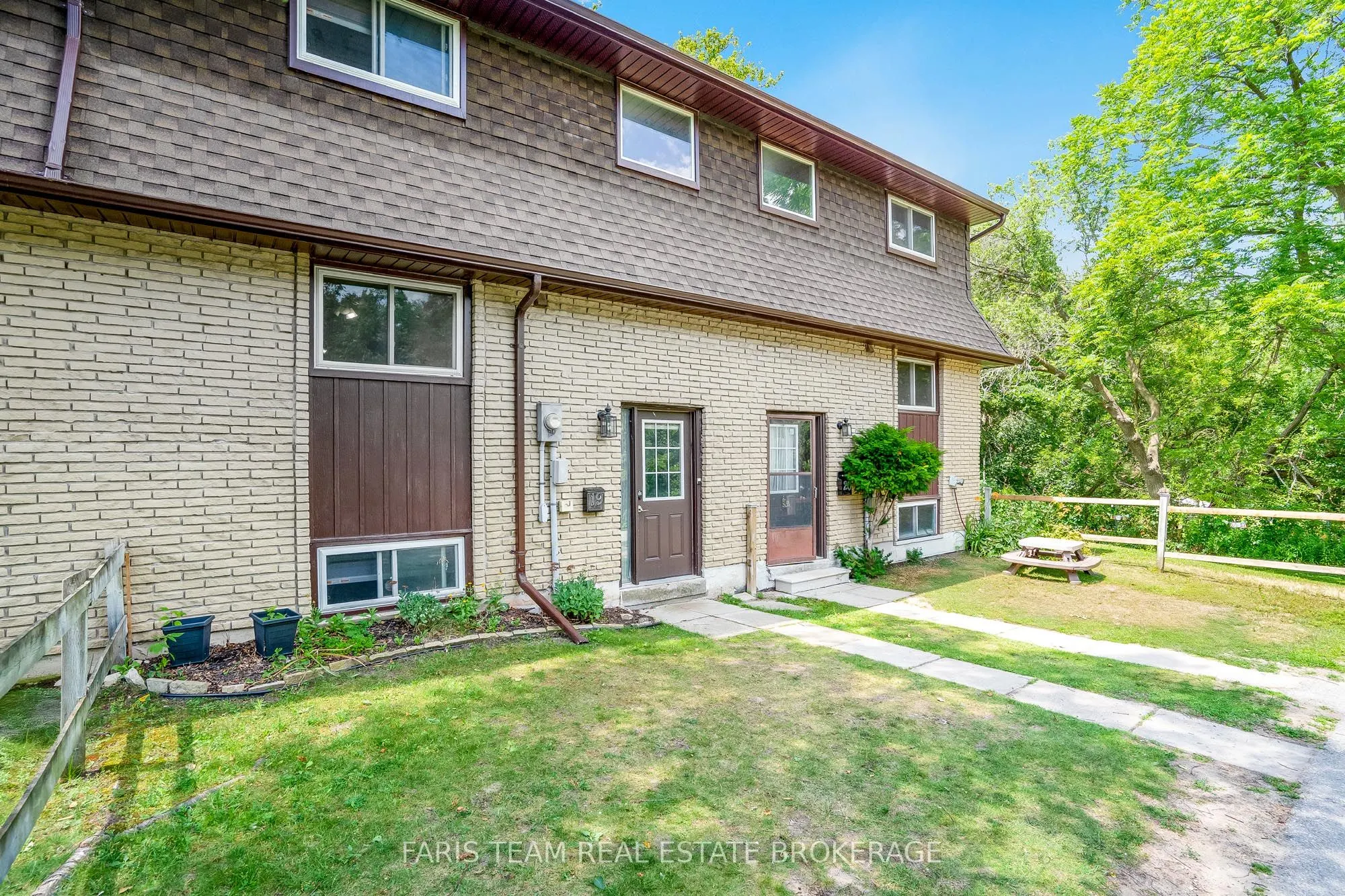 233 Innisfil Street, #19