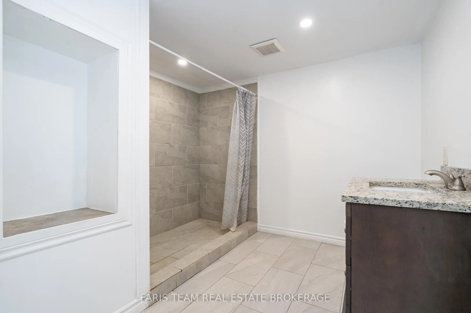 233 Innisfil Street, #19