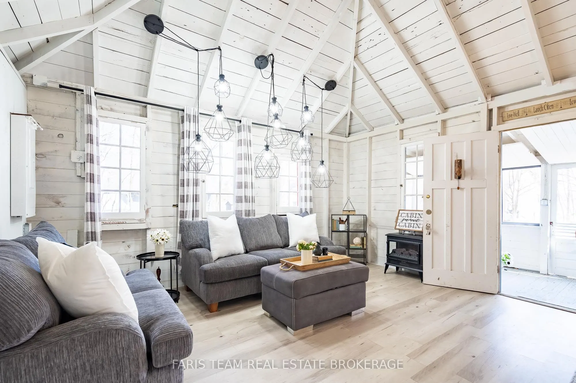 365 Robins Point Road