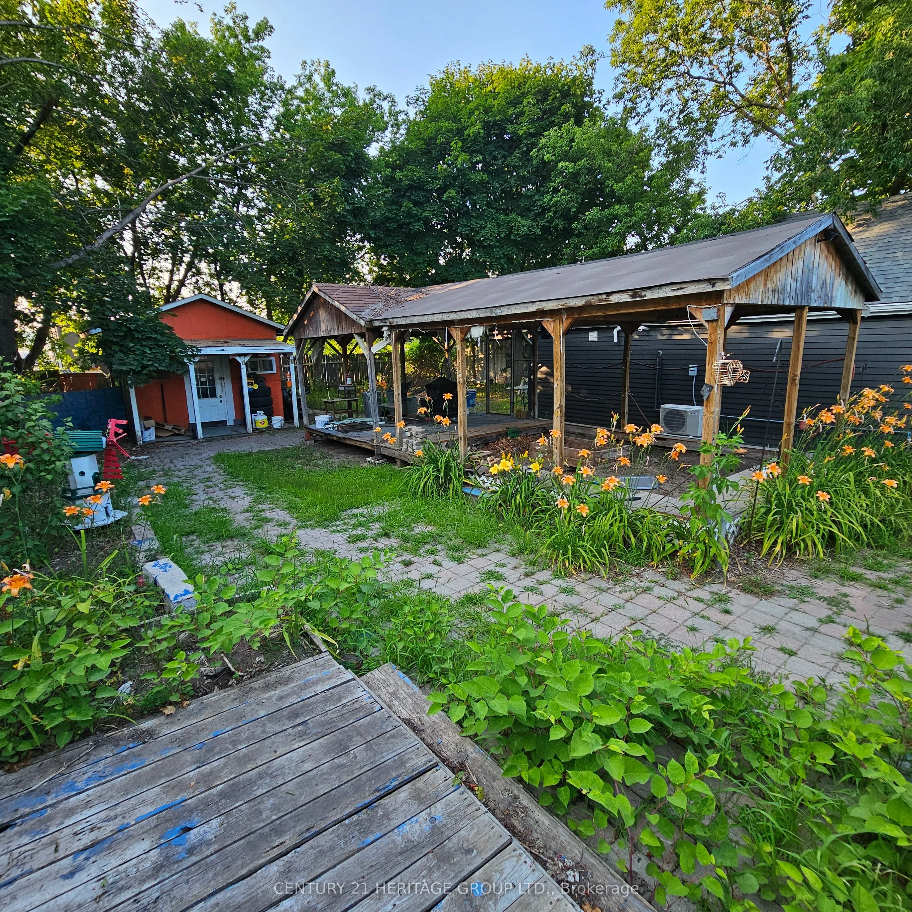 220 Tiffin Street, #1