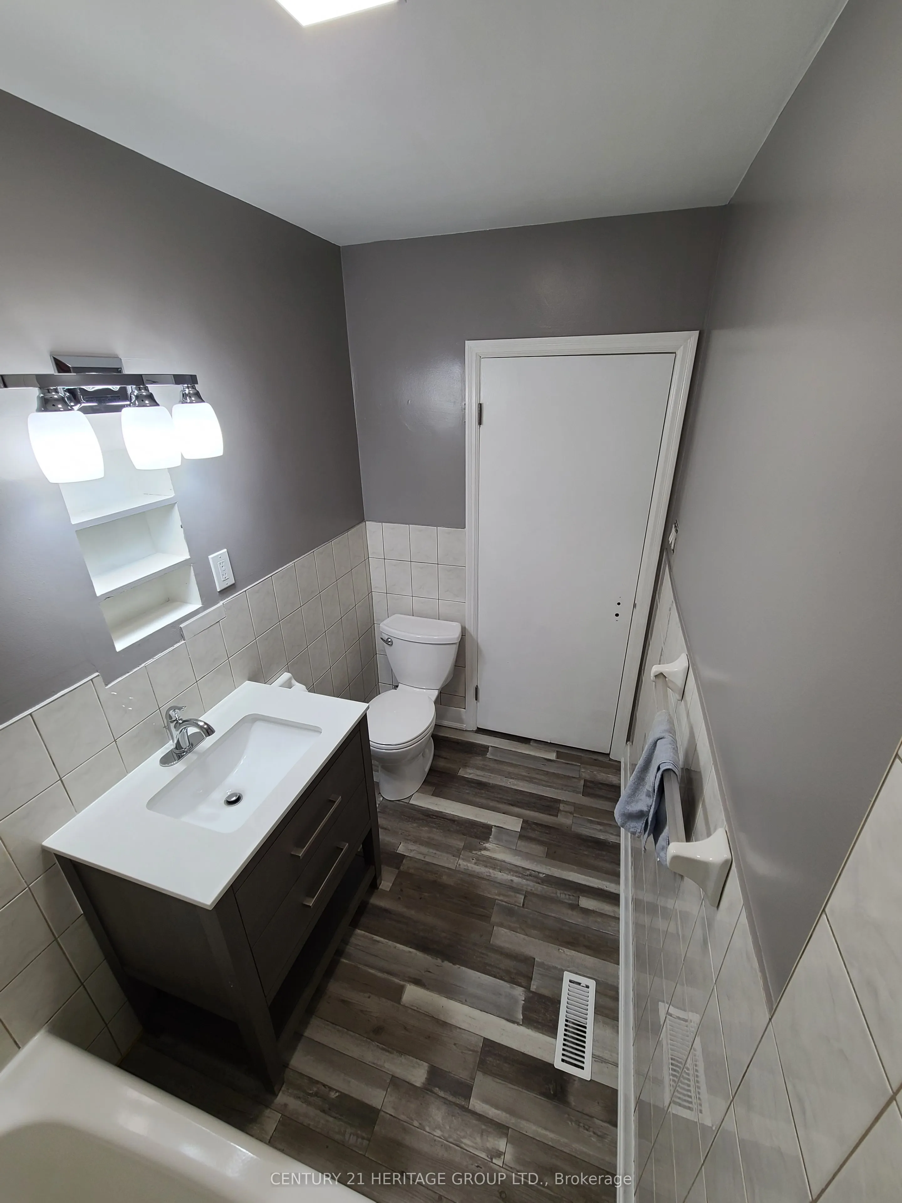 220 Tiffin Street, #1