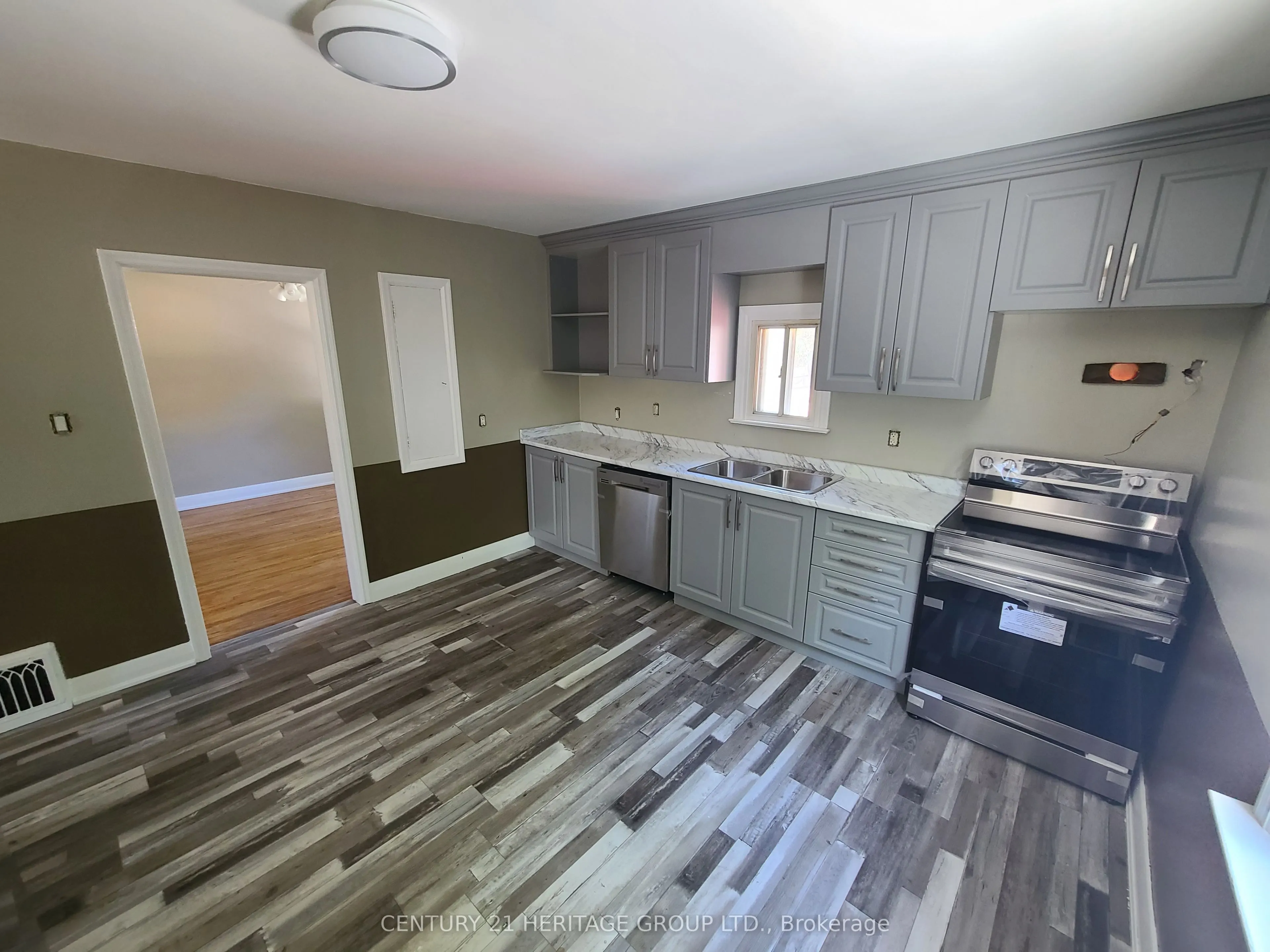 220 Tiffin Street, #1