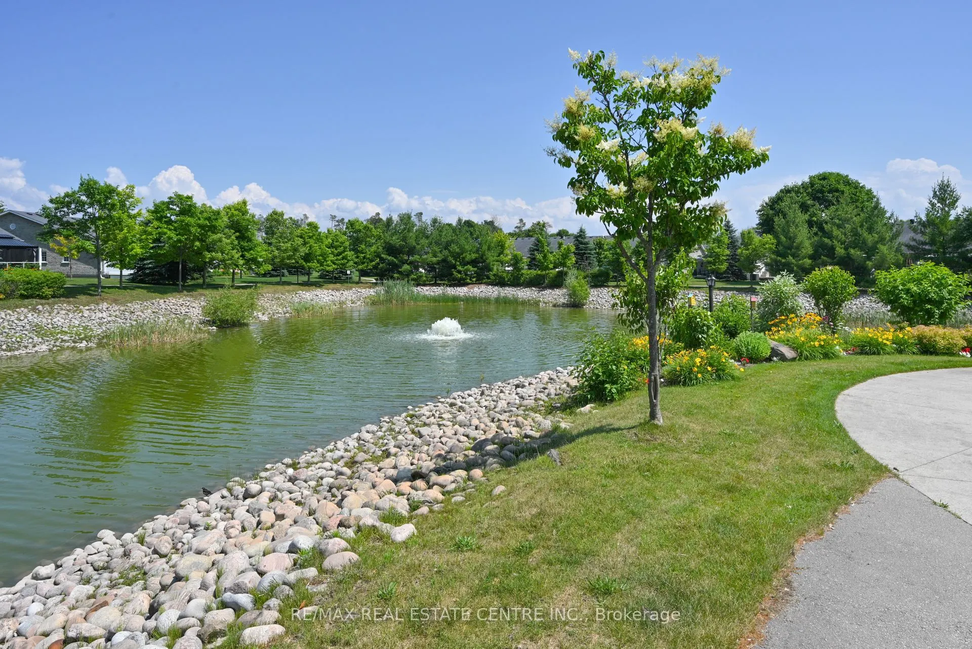 37 Garden Grove Crescent