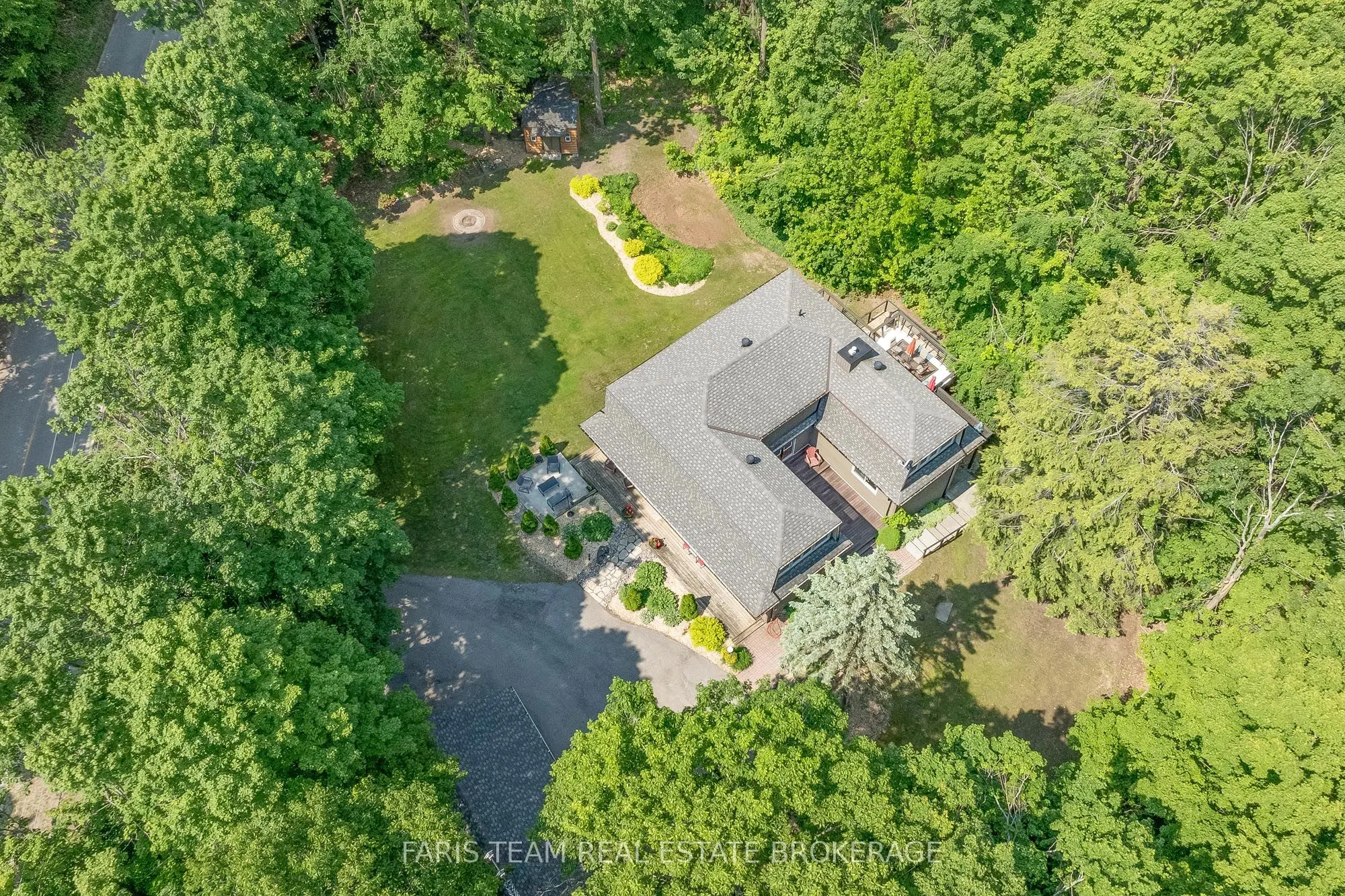 2 Woodland Crescent