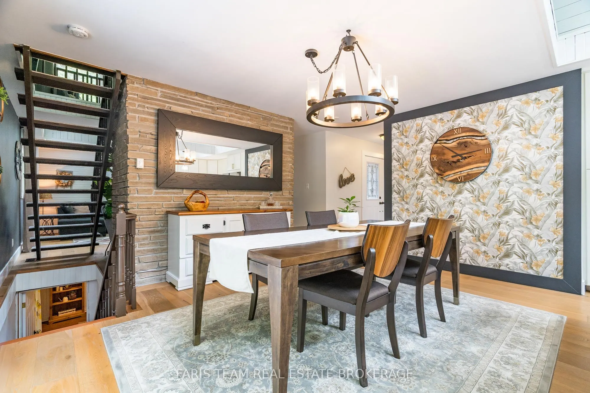 2 Woodland Crescent
