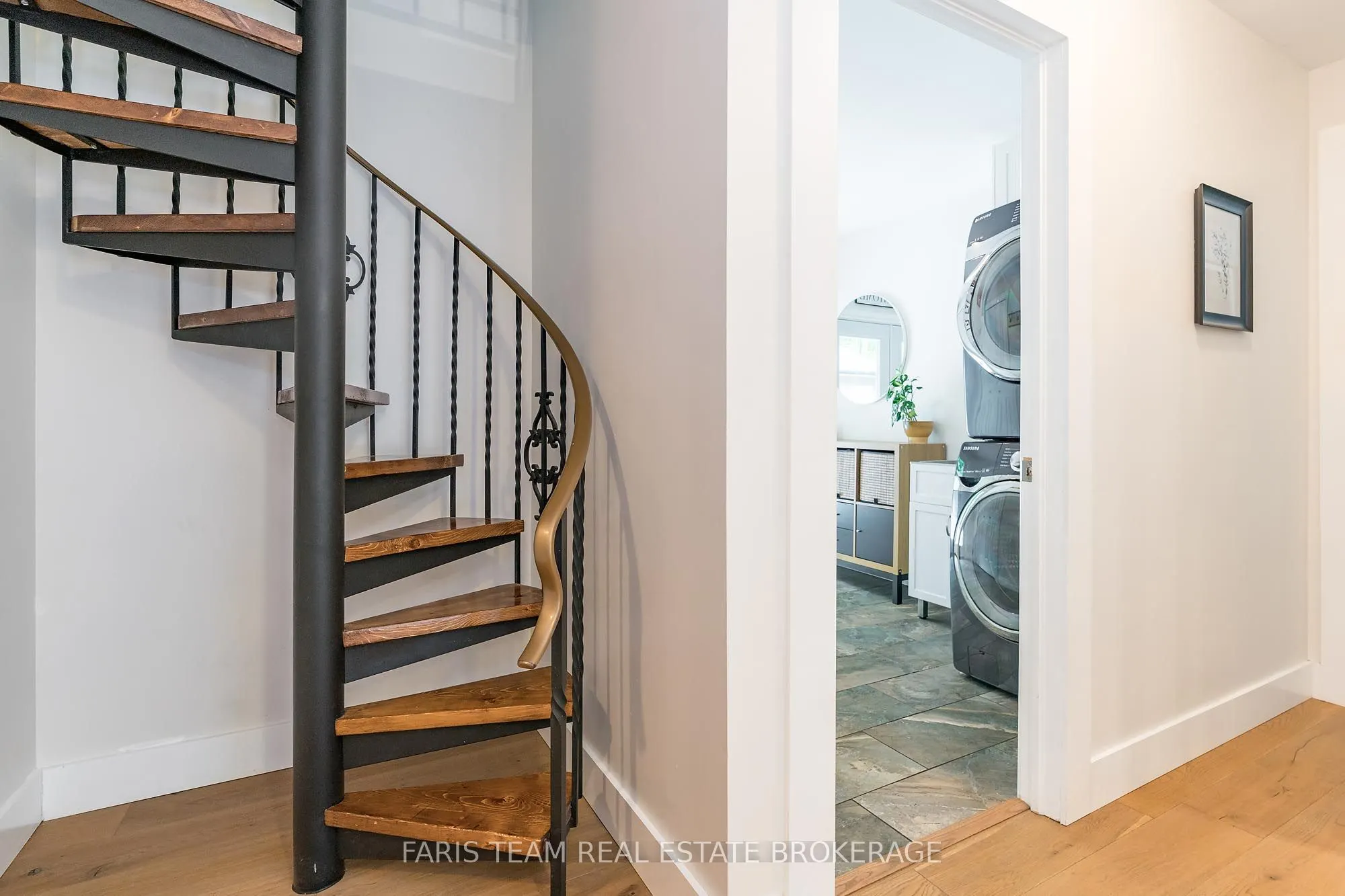 2 Woodland Crescent