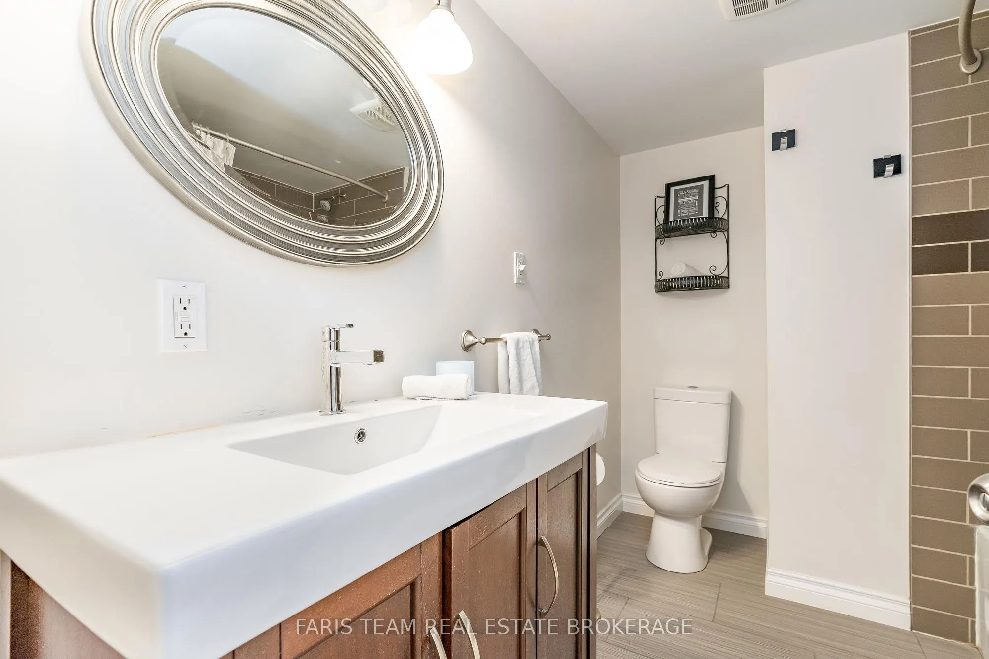 2 Woodland Crescent