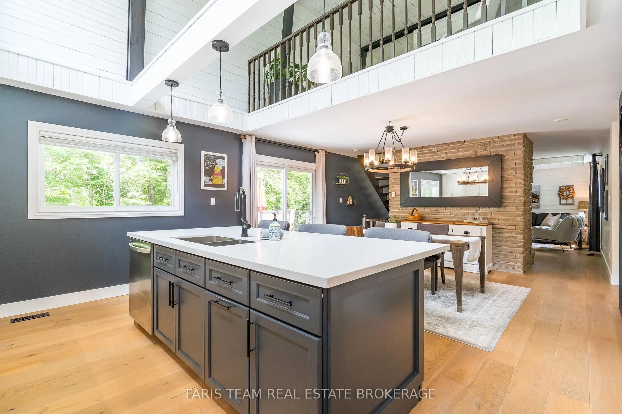 2 Woodland Crescent