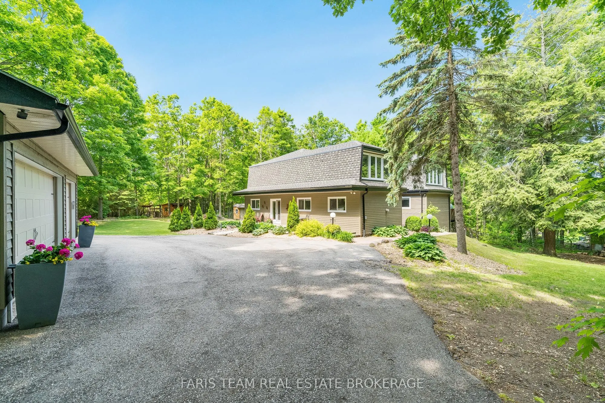 2 Woodland Crescent