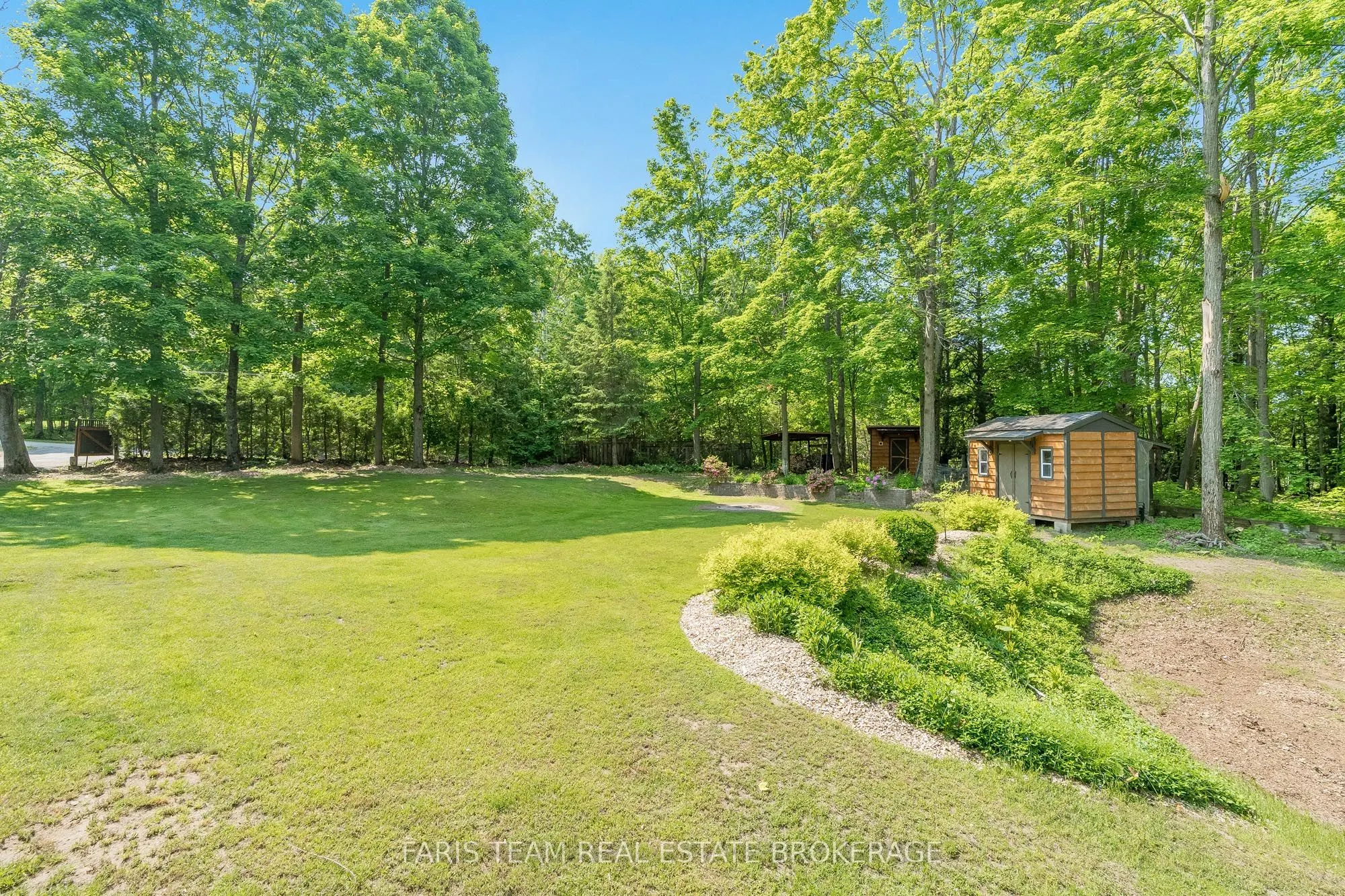 2 Woodland Crescent
