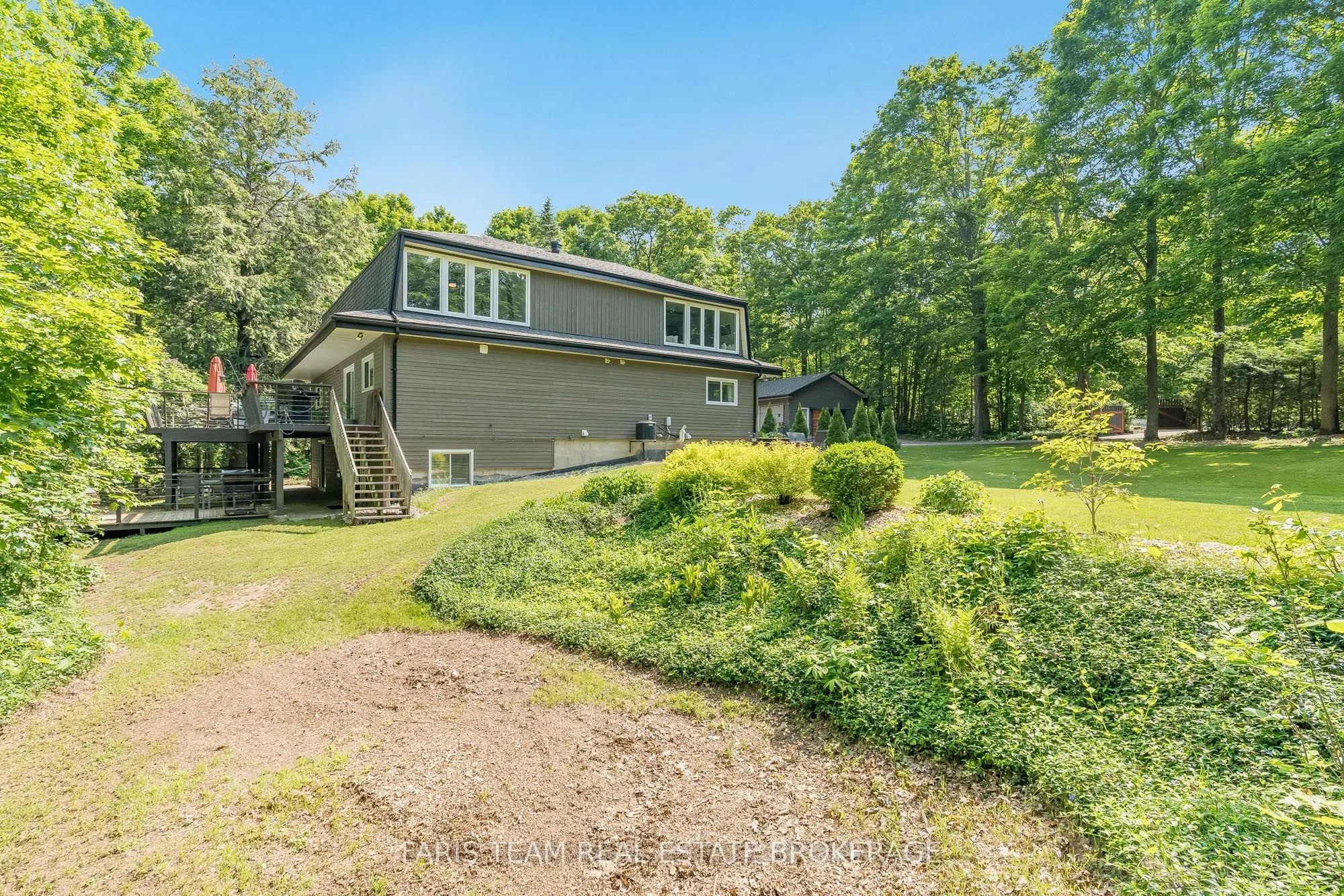2 Woodland Crescent