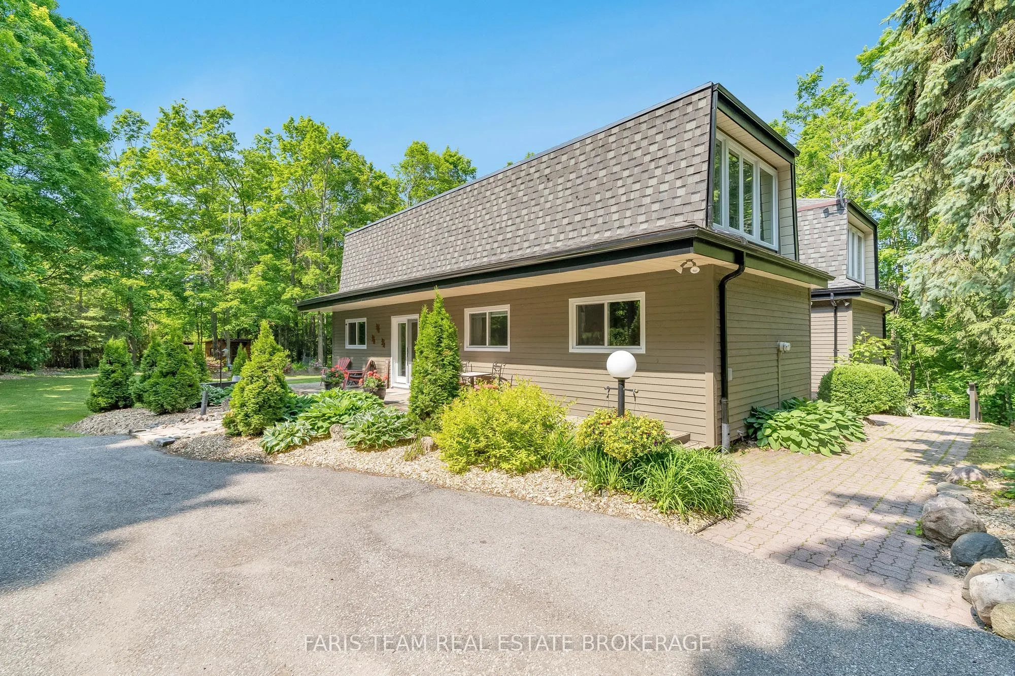 2 Woodland Crescent