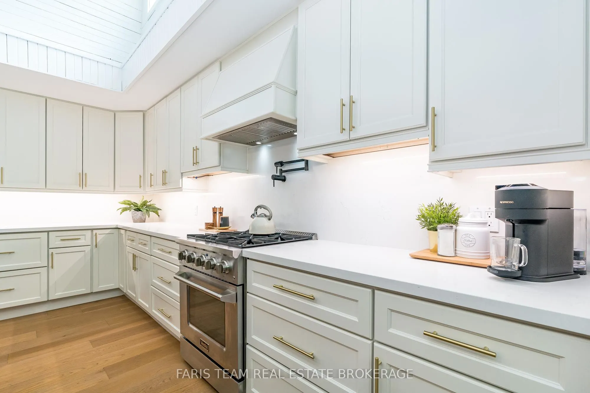 2 Woodland Crescent