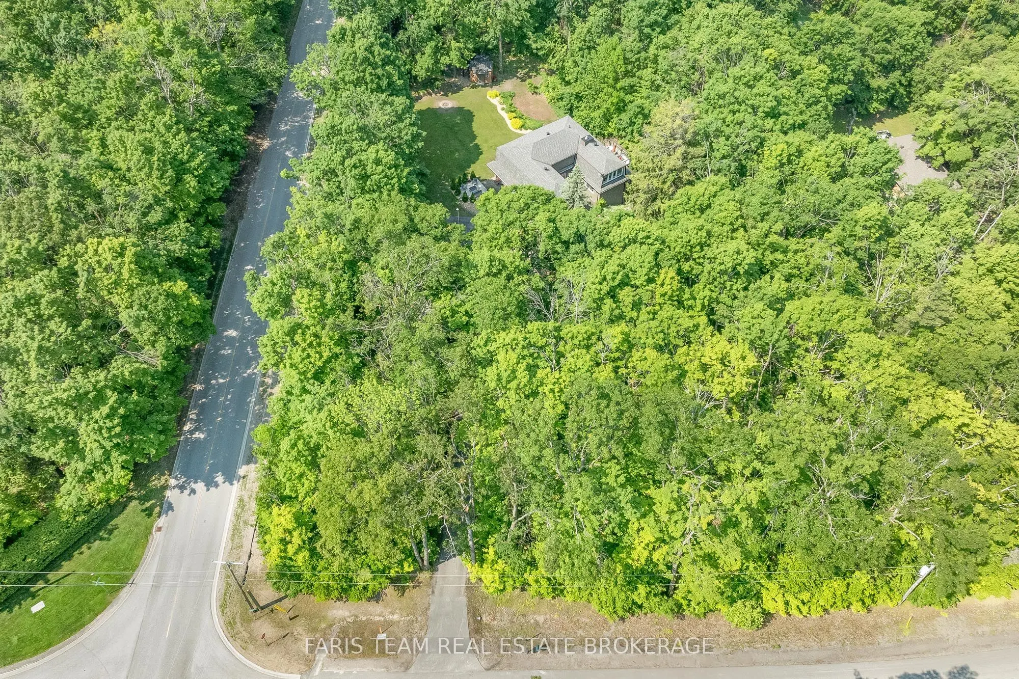 2 Woodland Crescent