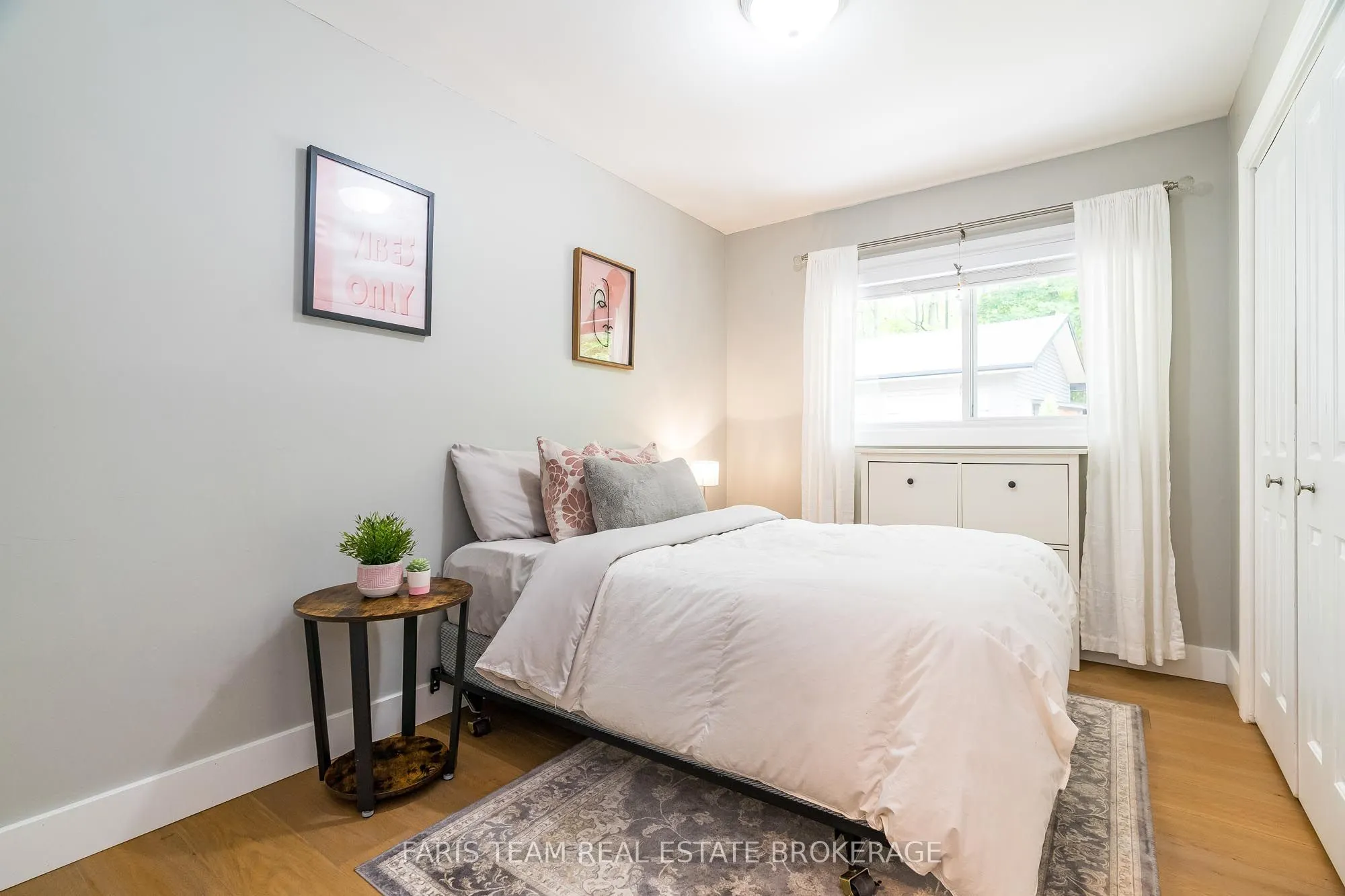 2 Woodland Crescent