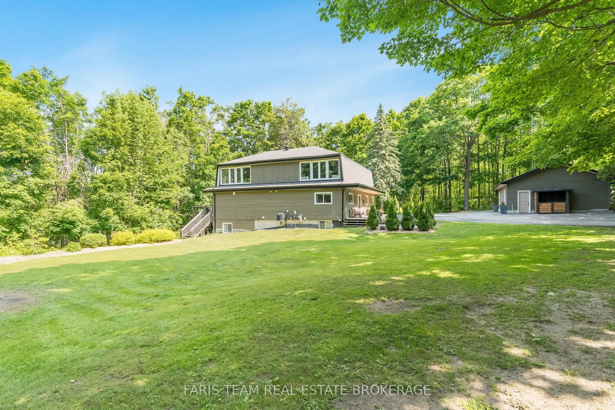 2 Woodland Crescent