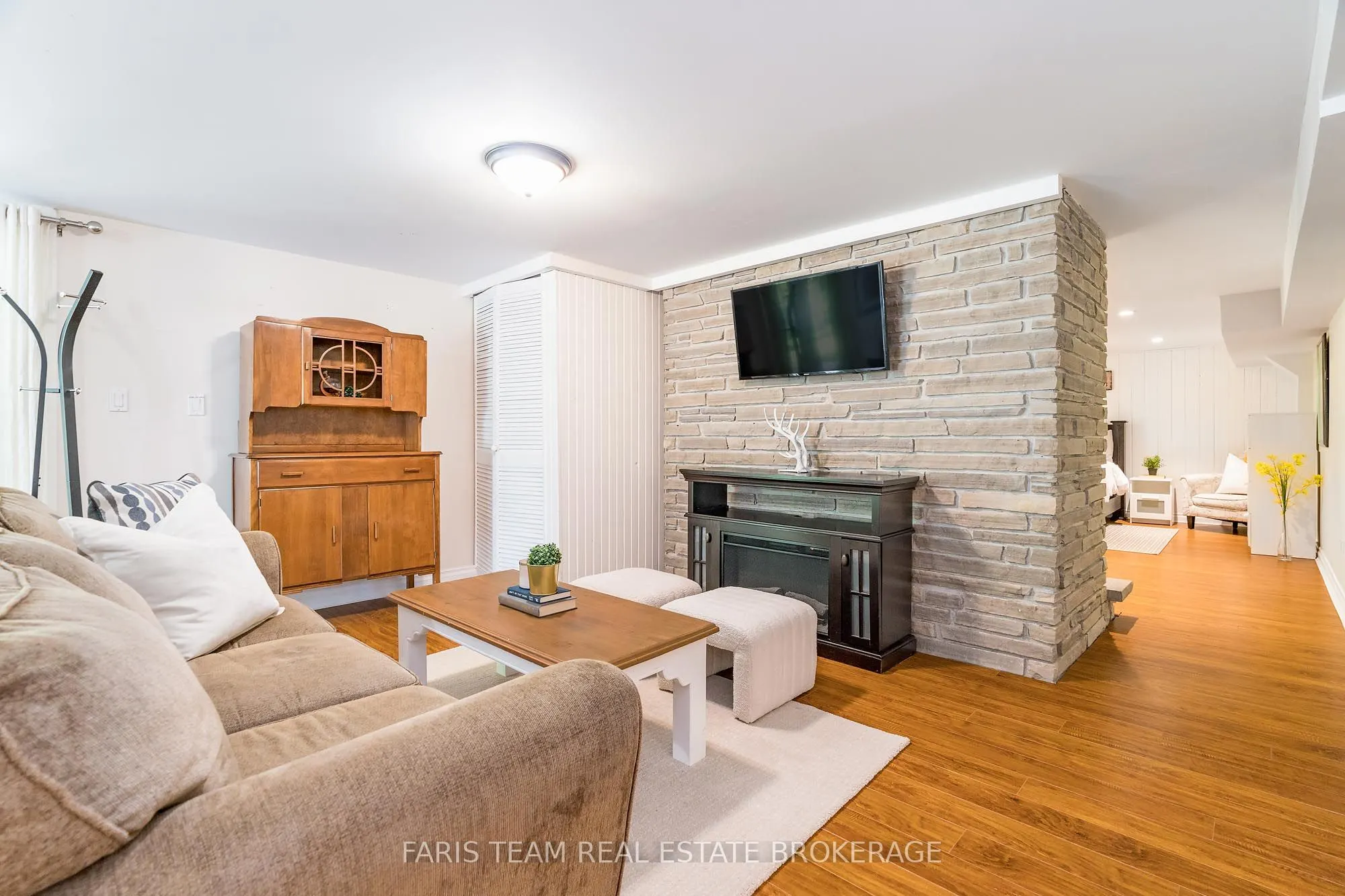 2 Woodland Crescent