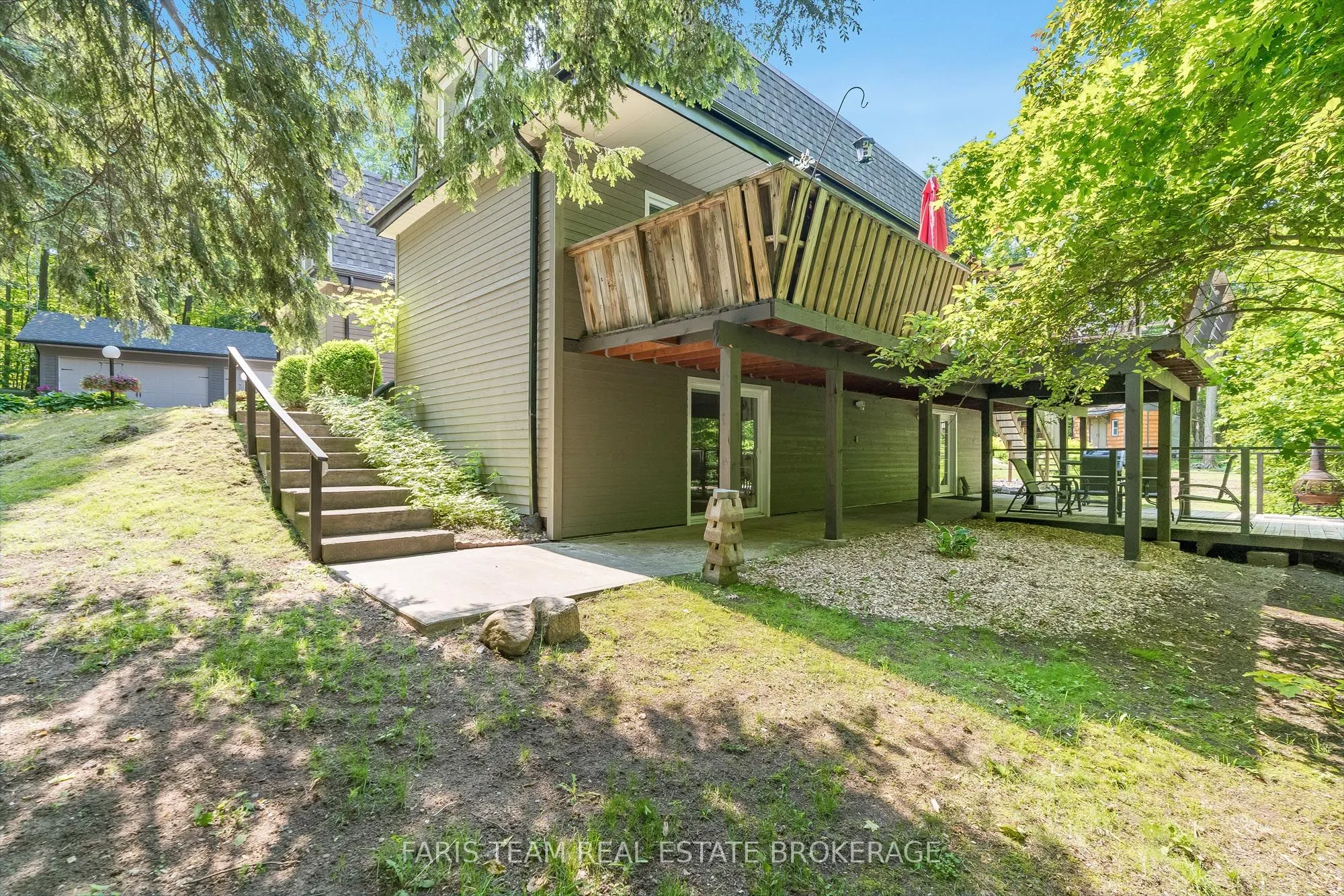 2 Woodland Crescent
