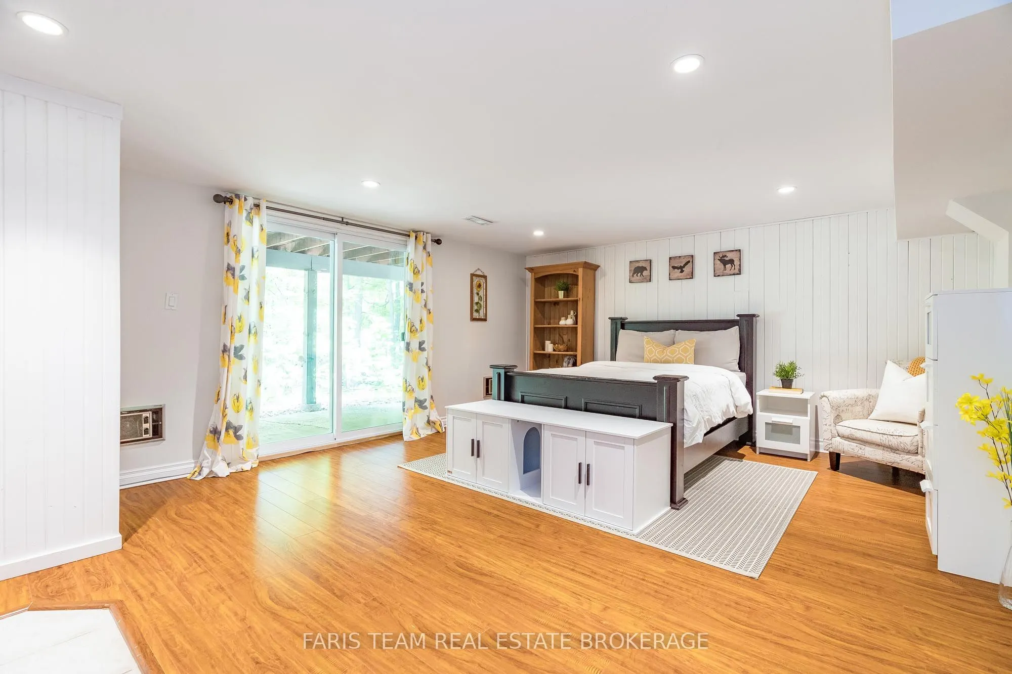 2 Woodland Crescent