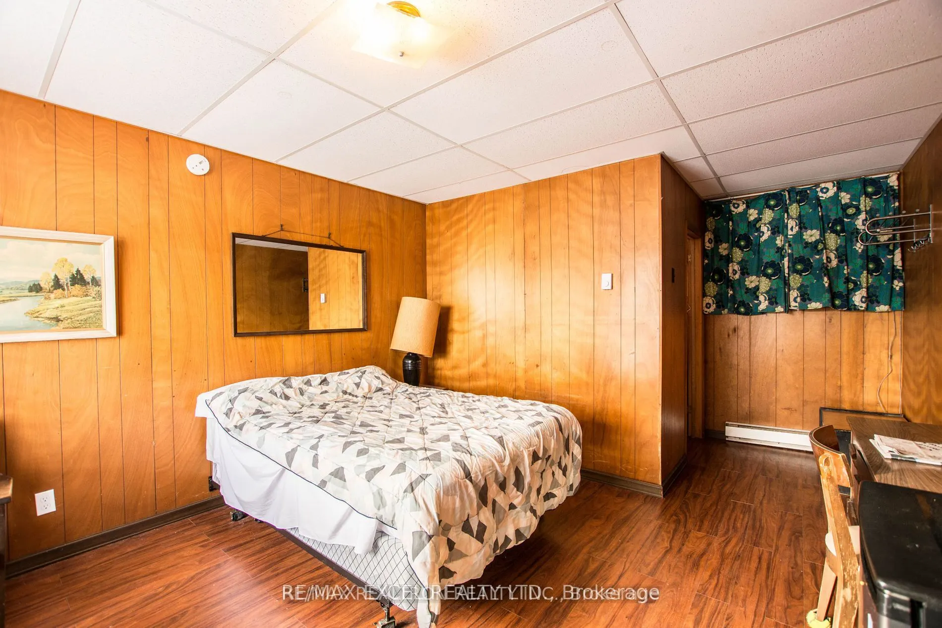 8906 Hwy 11 Road S