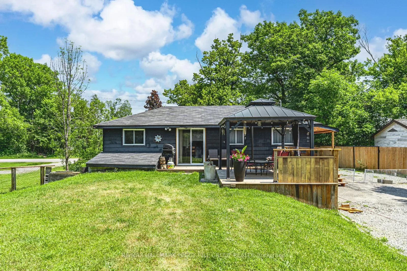 156 Woodlands Avenue