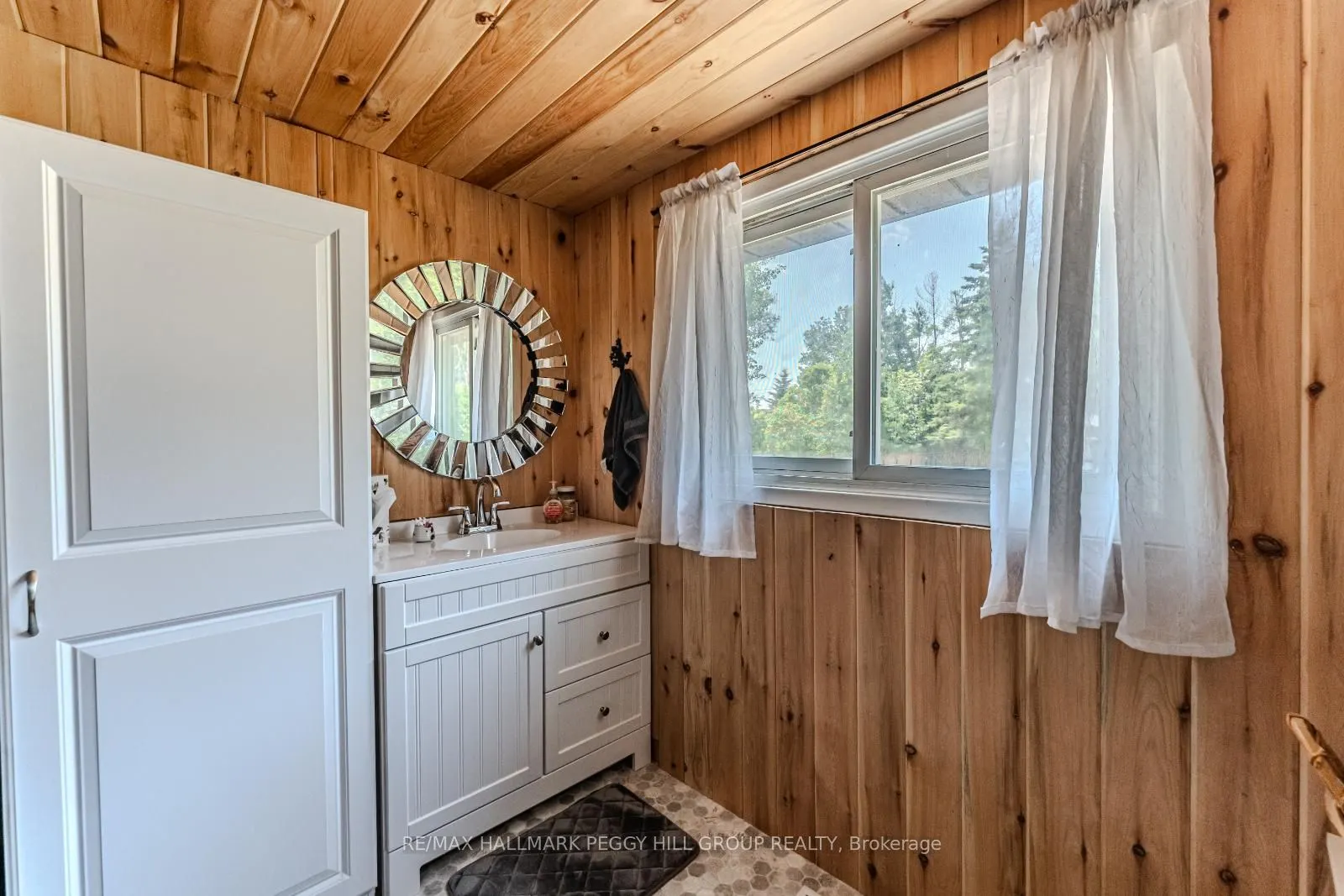 156 Woodlands Avenue