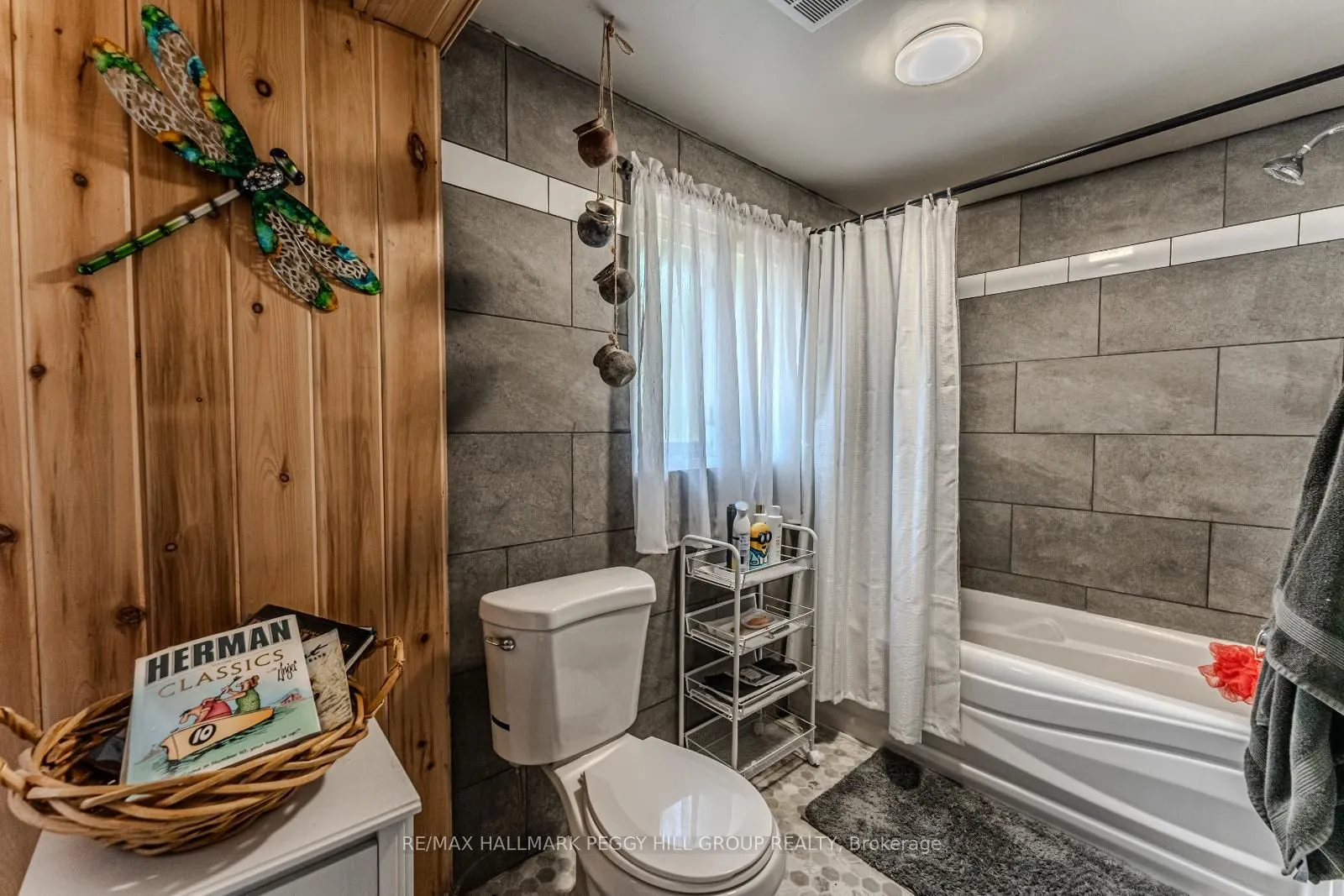 156 Woodlands Avenue