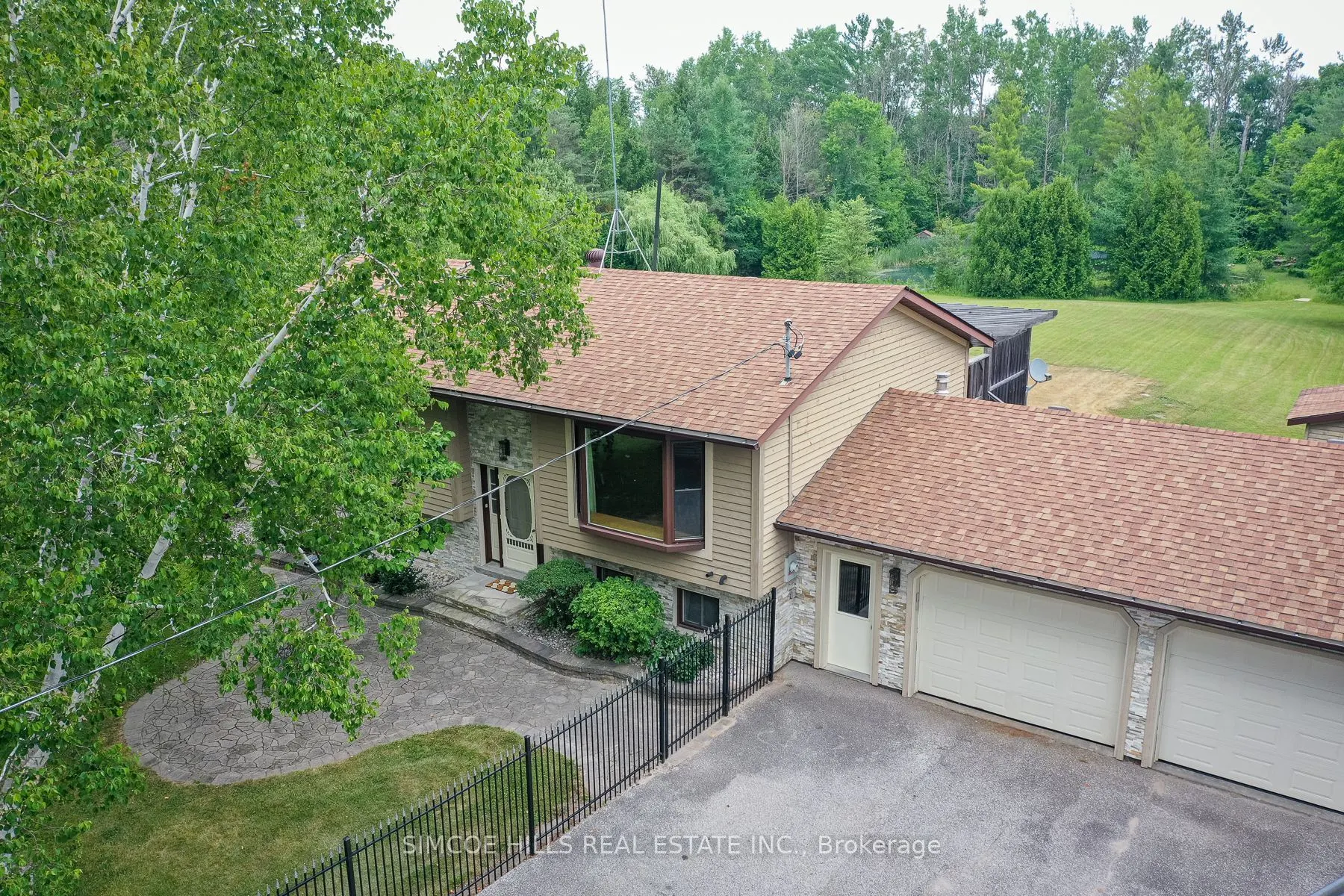 185 Medonte Sideroad 2 Road