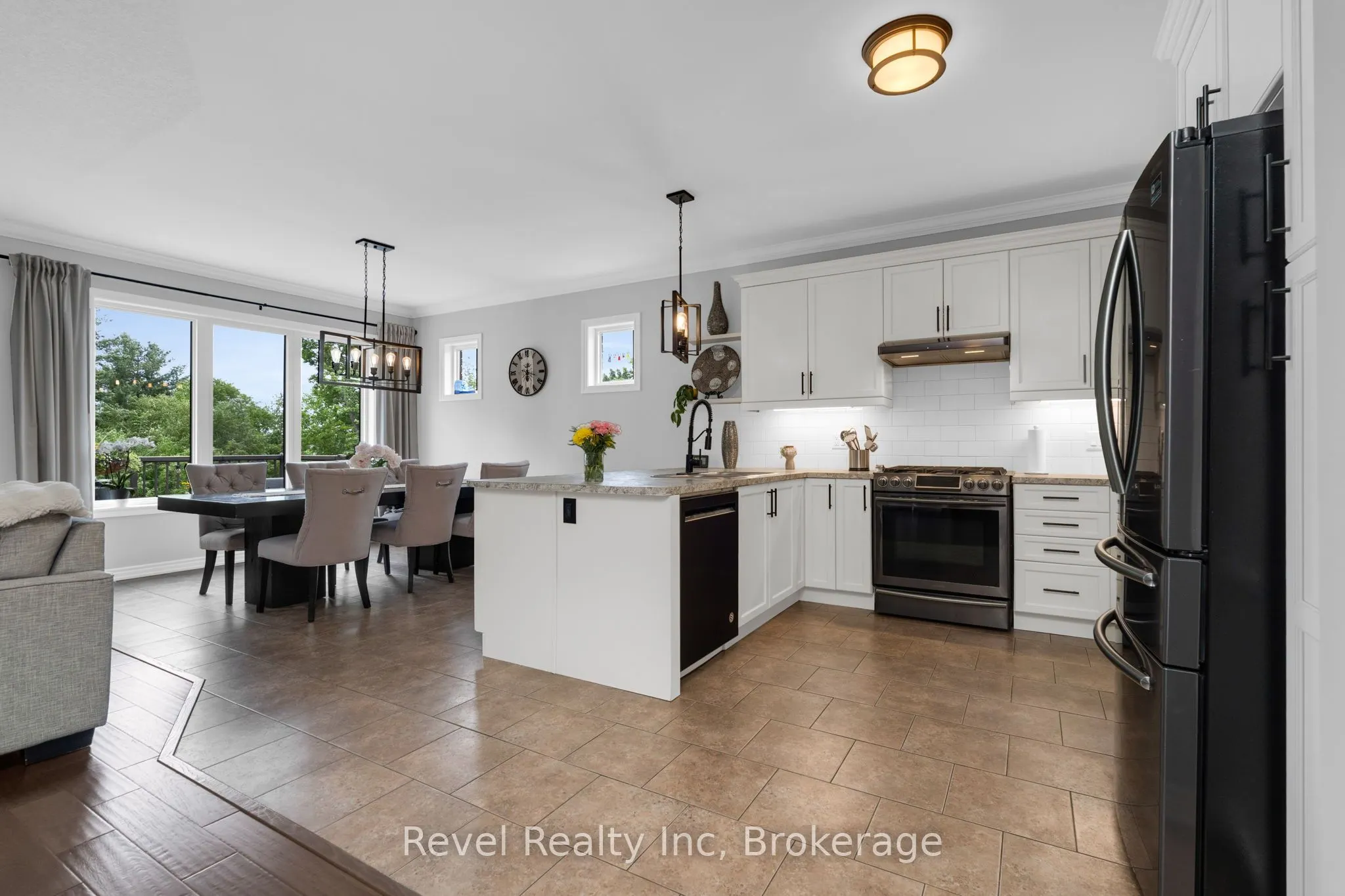 413 RUSS HOWARD Drive