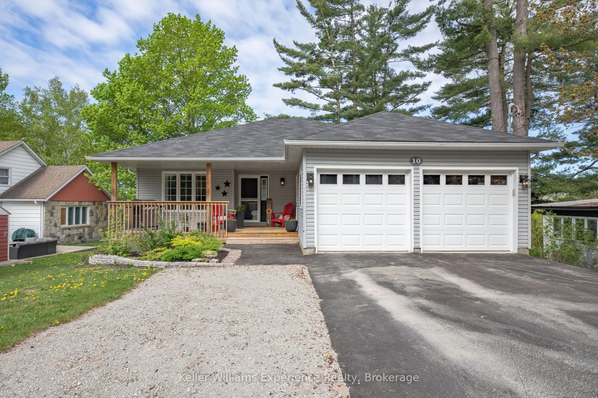 10 Clarence Avenue