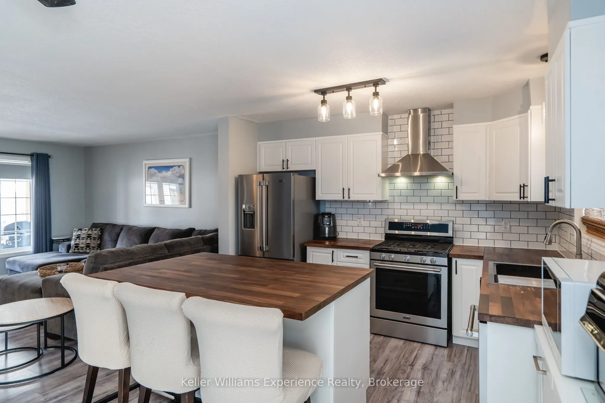 10 Clarence Avenue