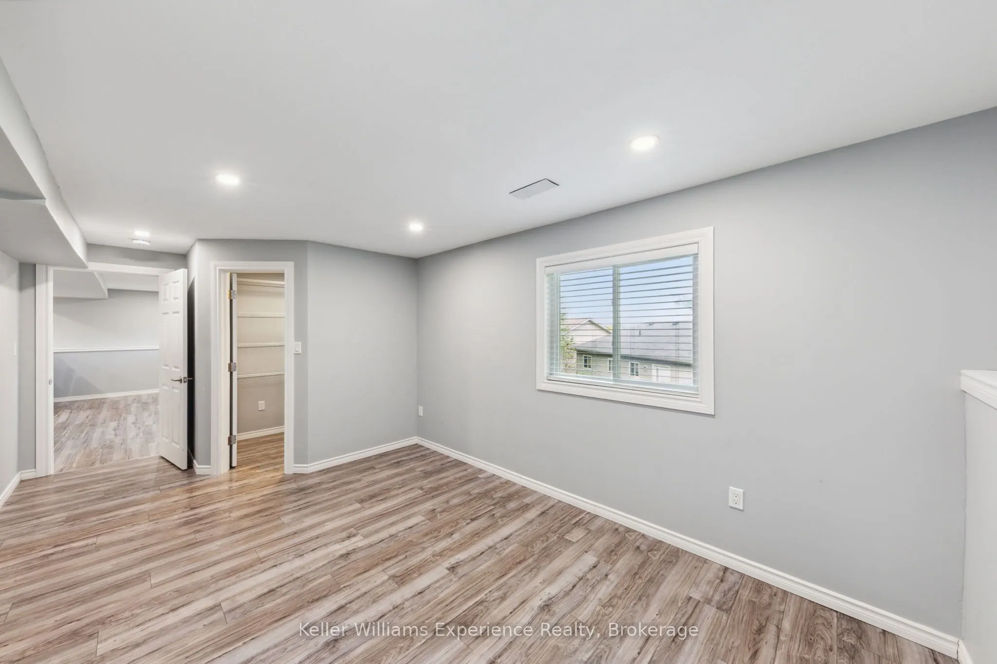 10 Clarence Avenue