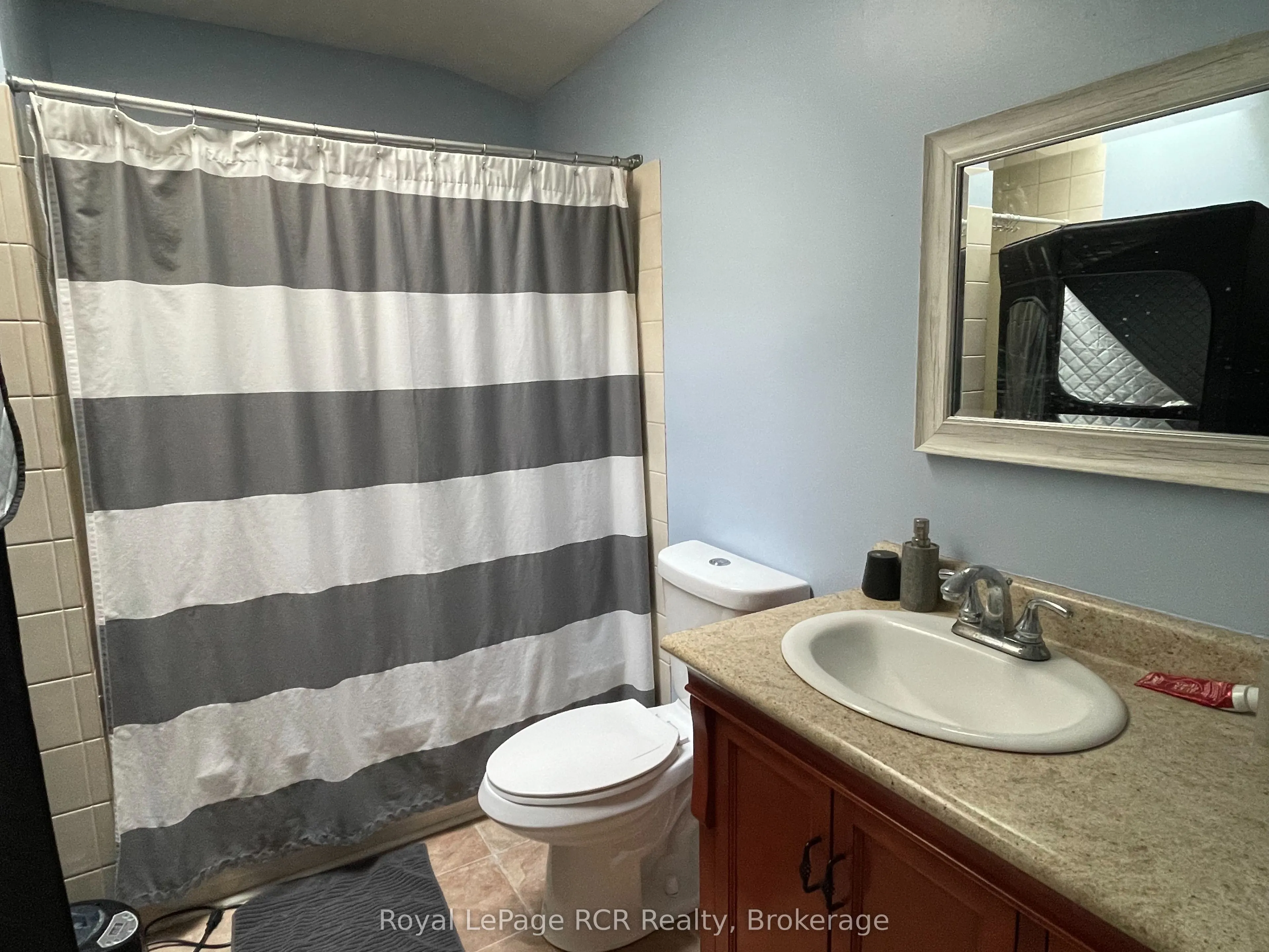 409 Thomas Street, #11