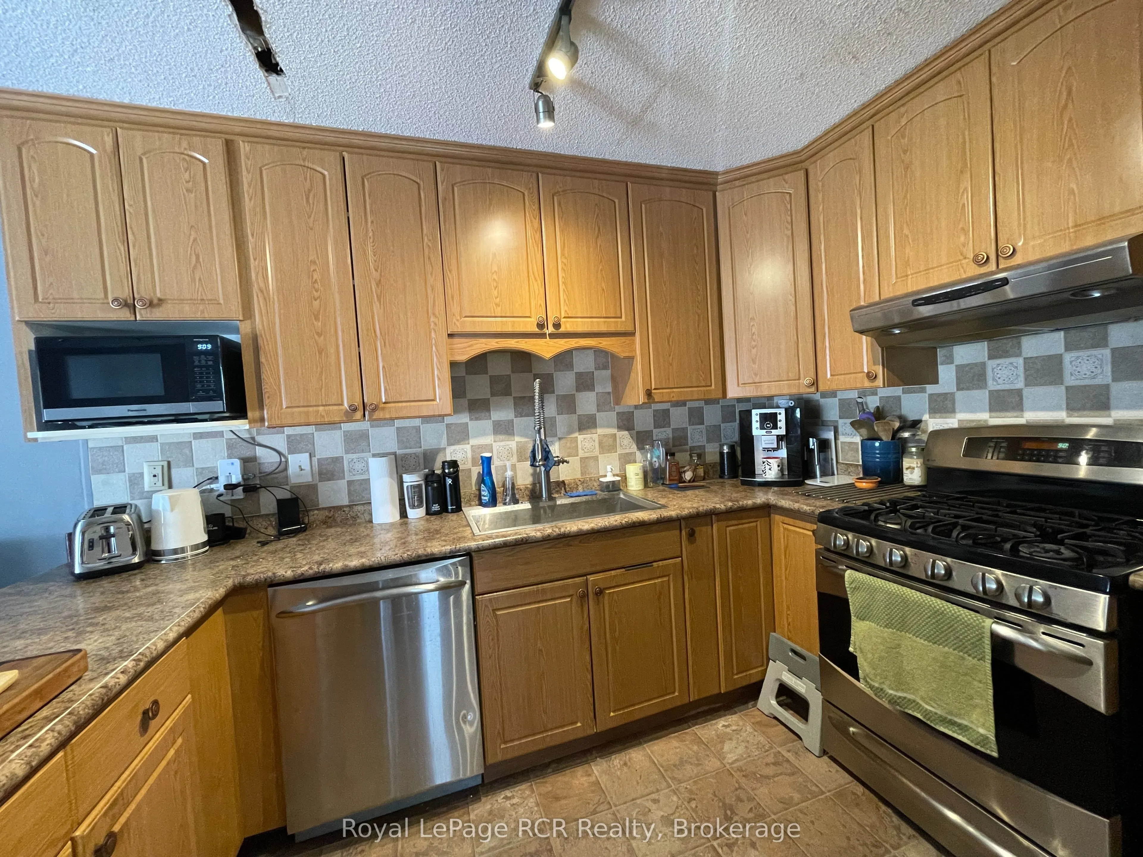 409 Thomas Street, #11