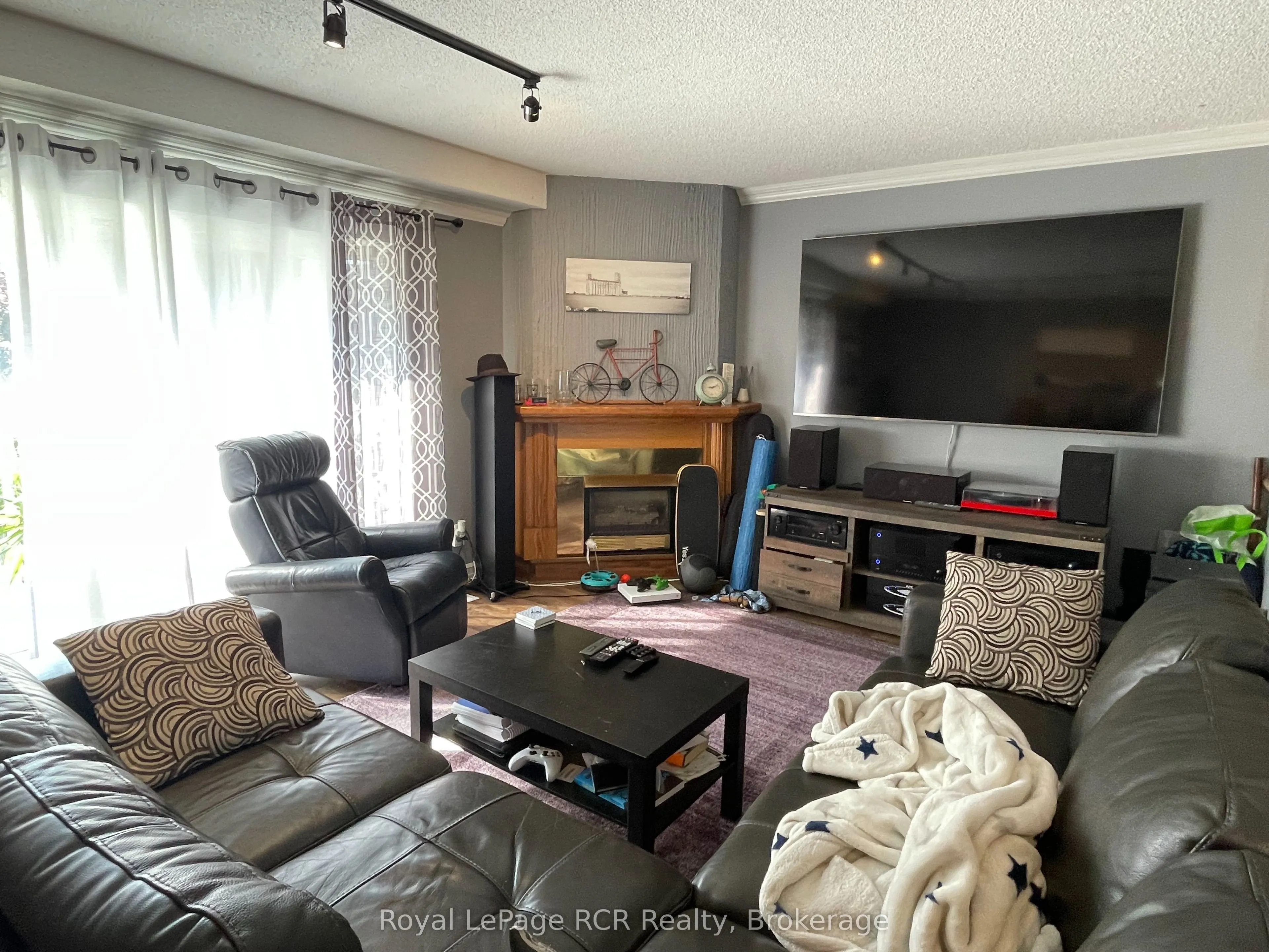 409 Thomas Street, #11