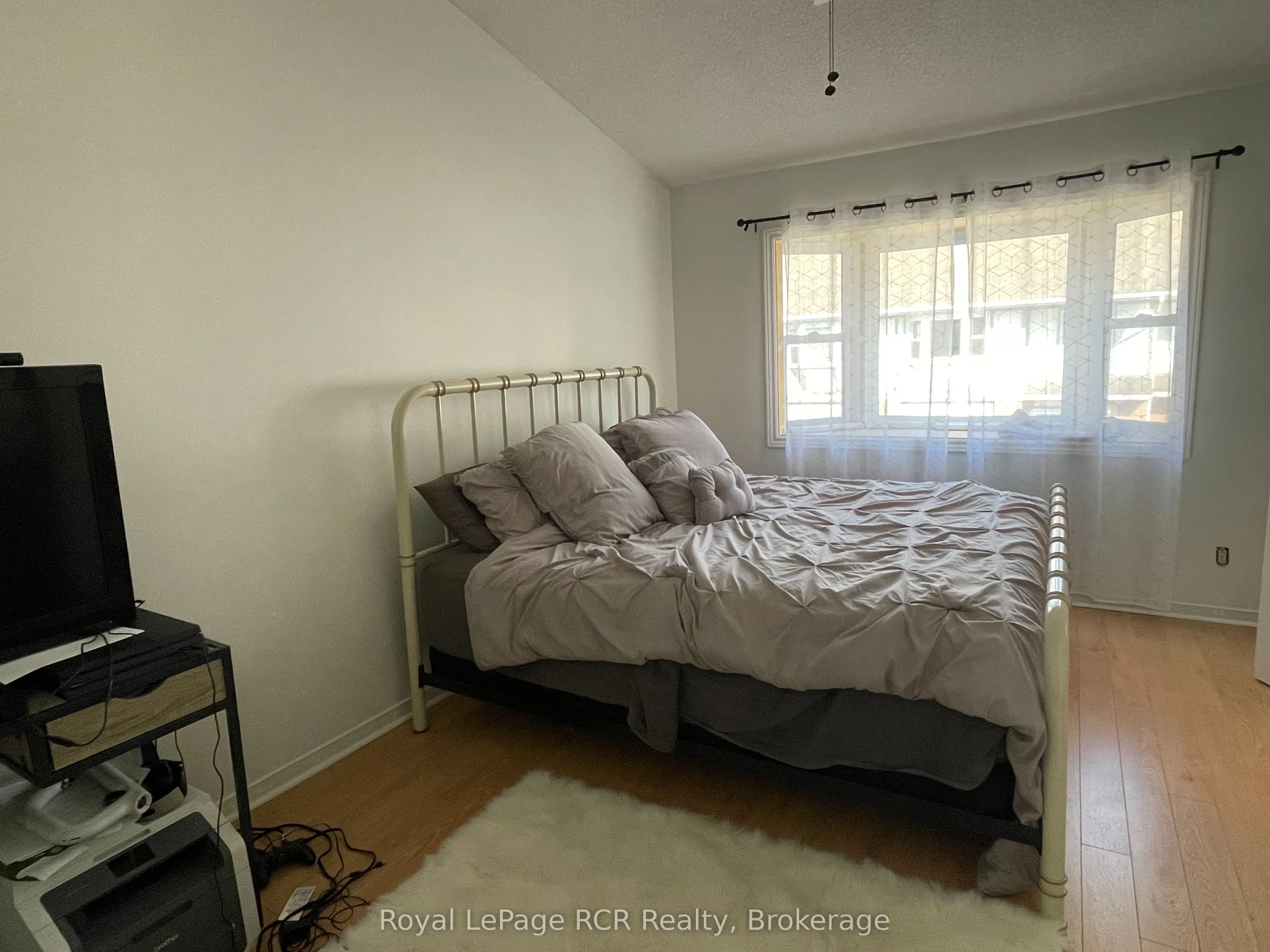 409 Thomas Street, #11