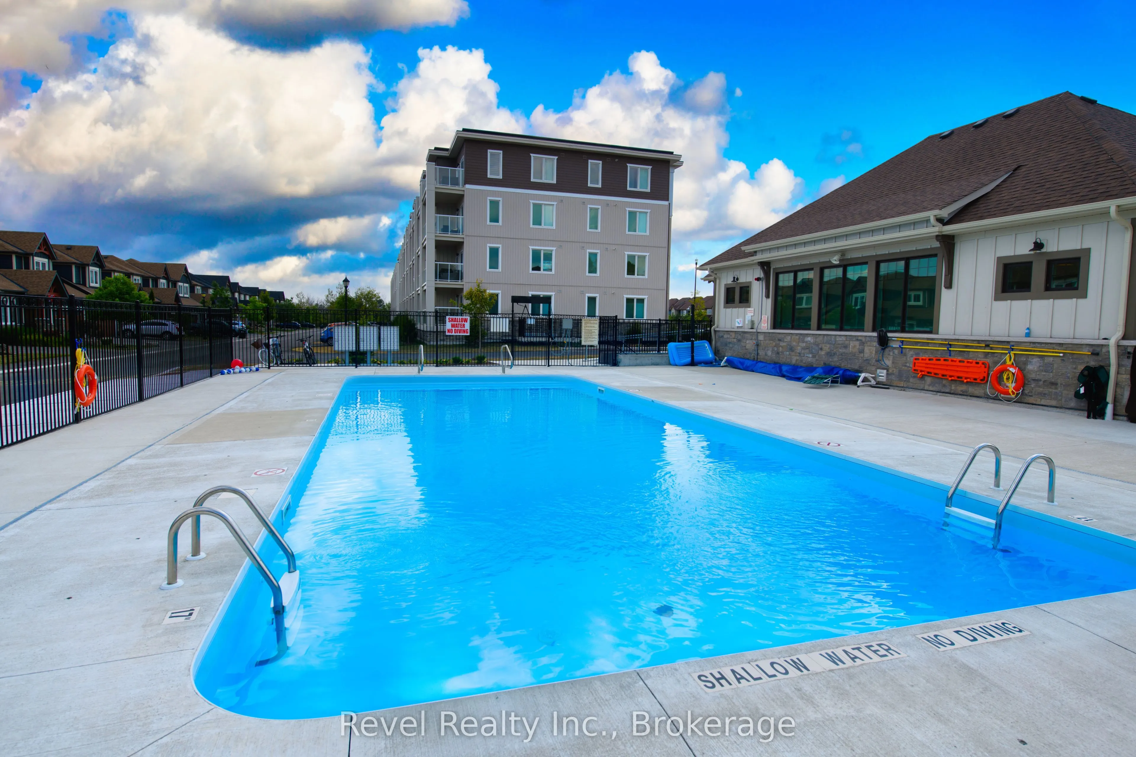 17 Spooner Crescent, #201