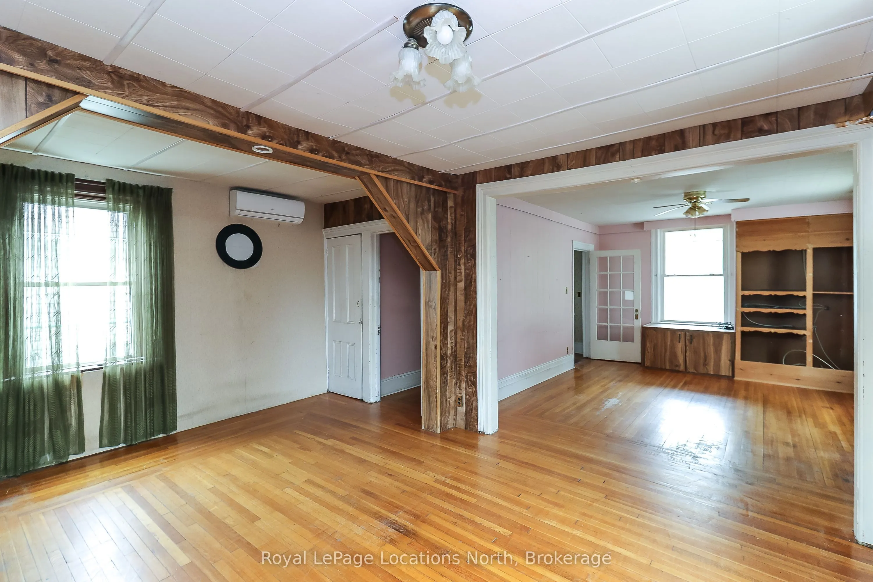 252 Simcoe Street