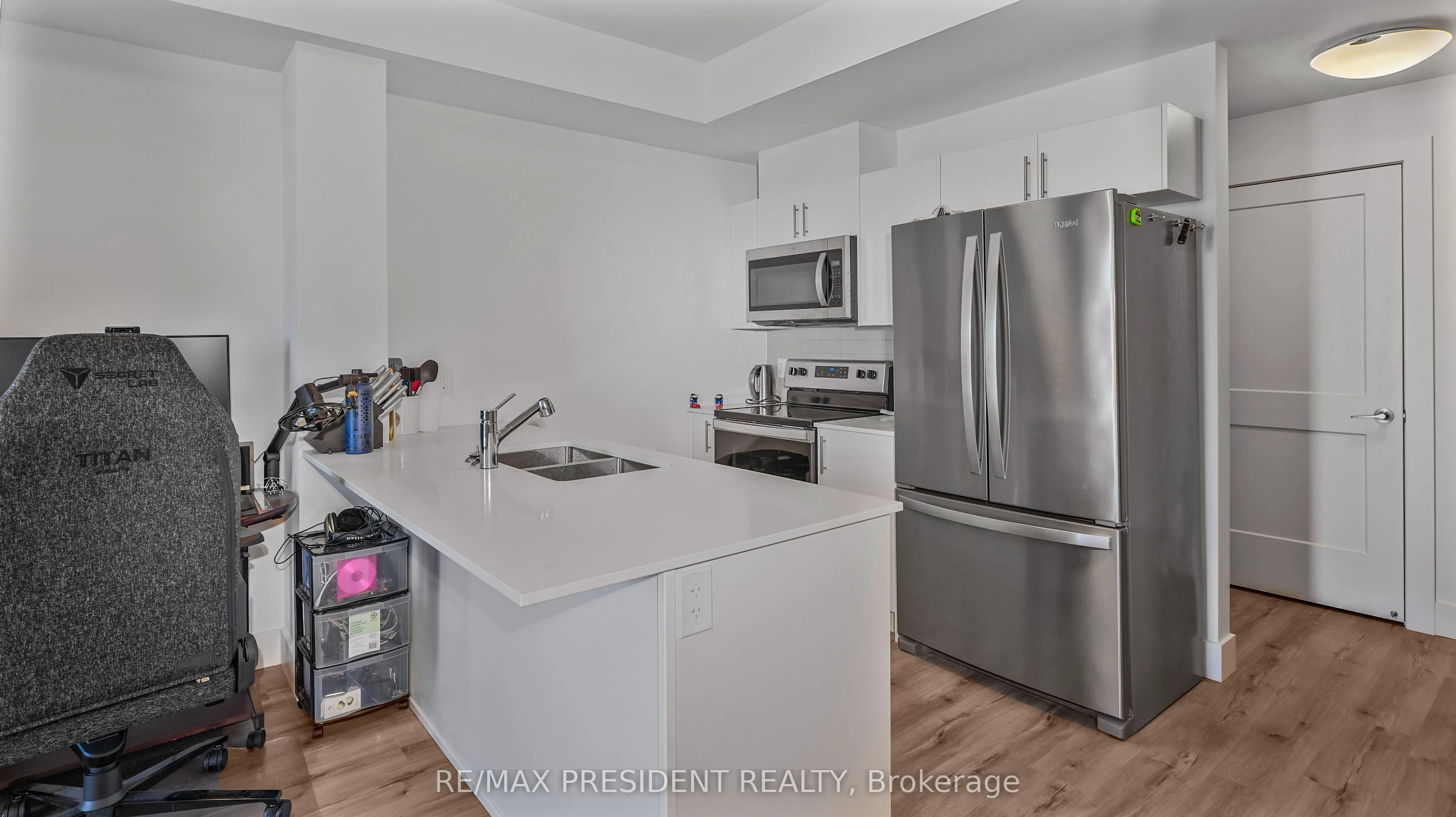 4 Kimberly Lane N, #403