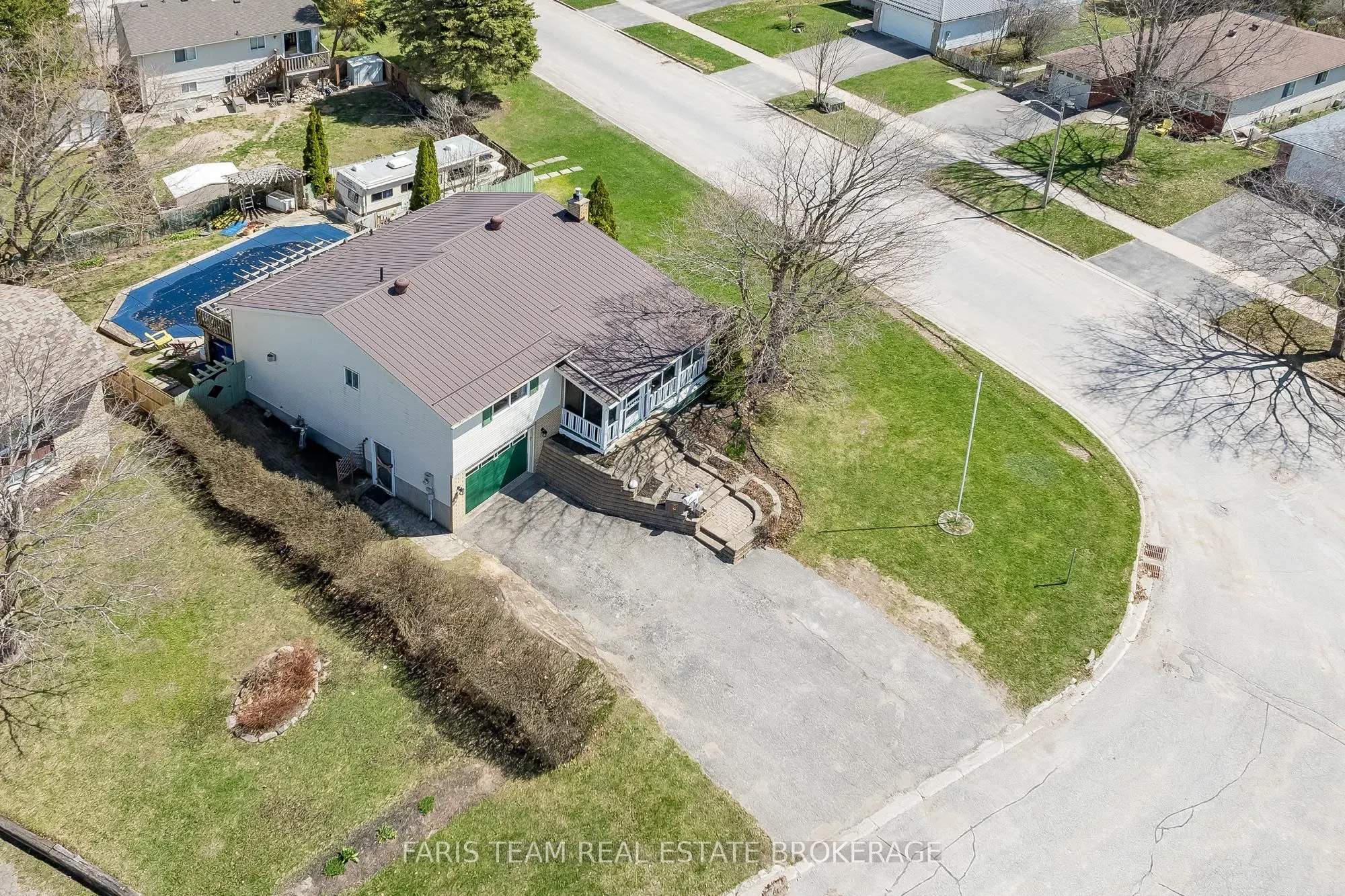 671 Algonquin Drive