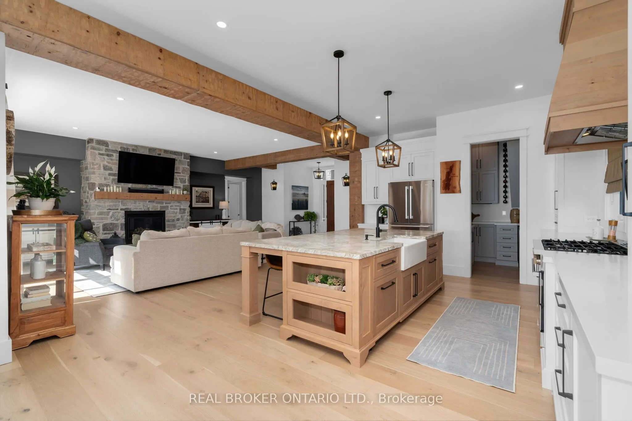 3239 Crescent Bay Road