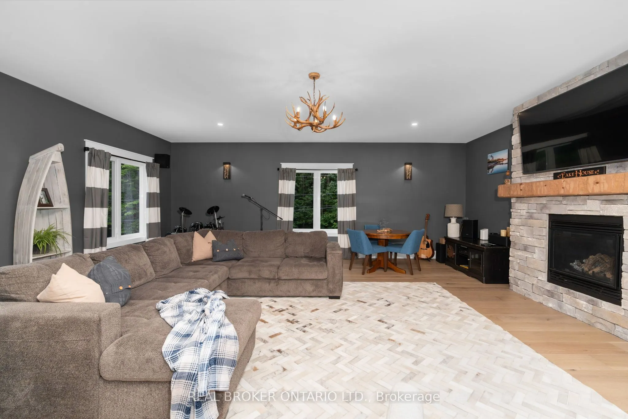 3239 Crescent Bay Road